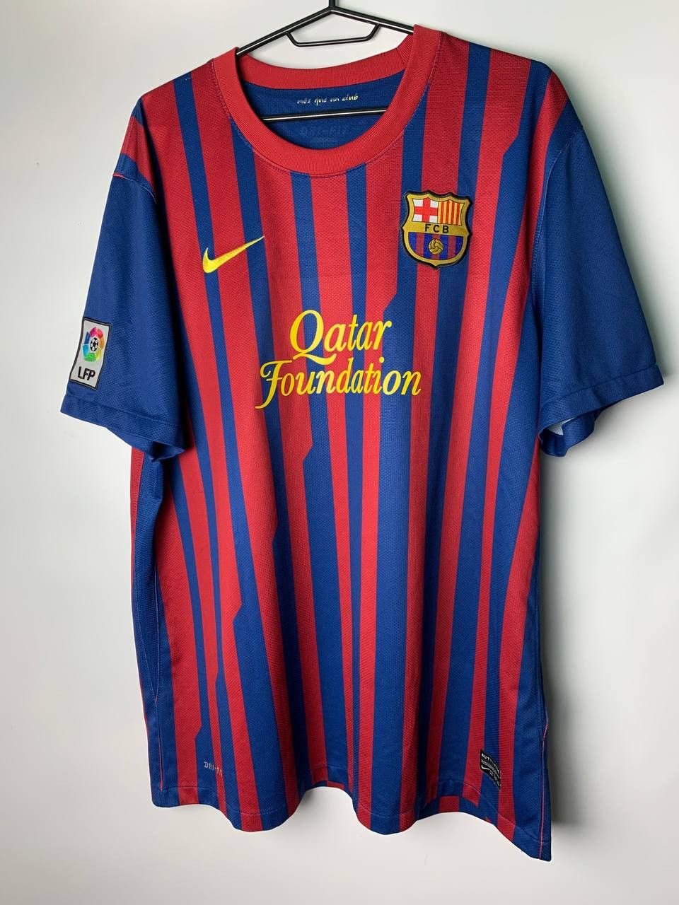 Nike BARCELONA 2011 2012 HOME FOOTBALL SHIRT SOCCER JERSEY Size US XL / EU 56 / 4 - 1 Thumbnail