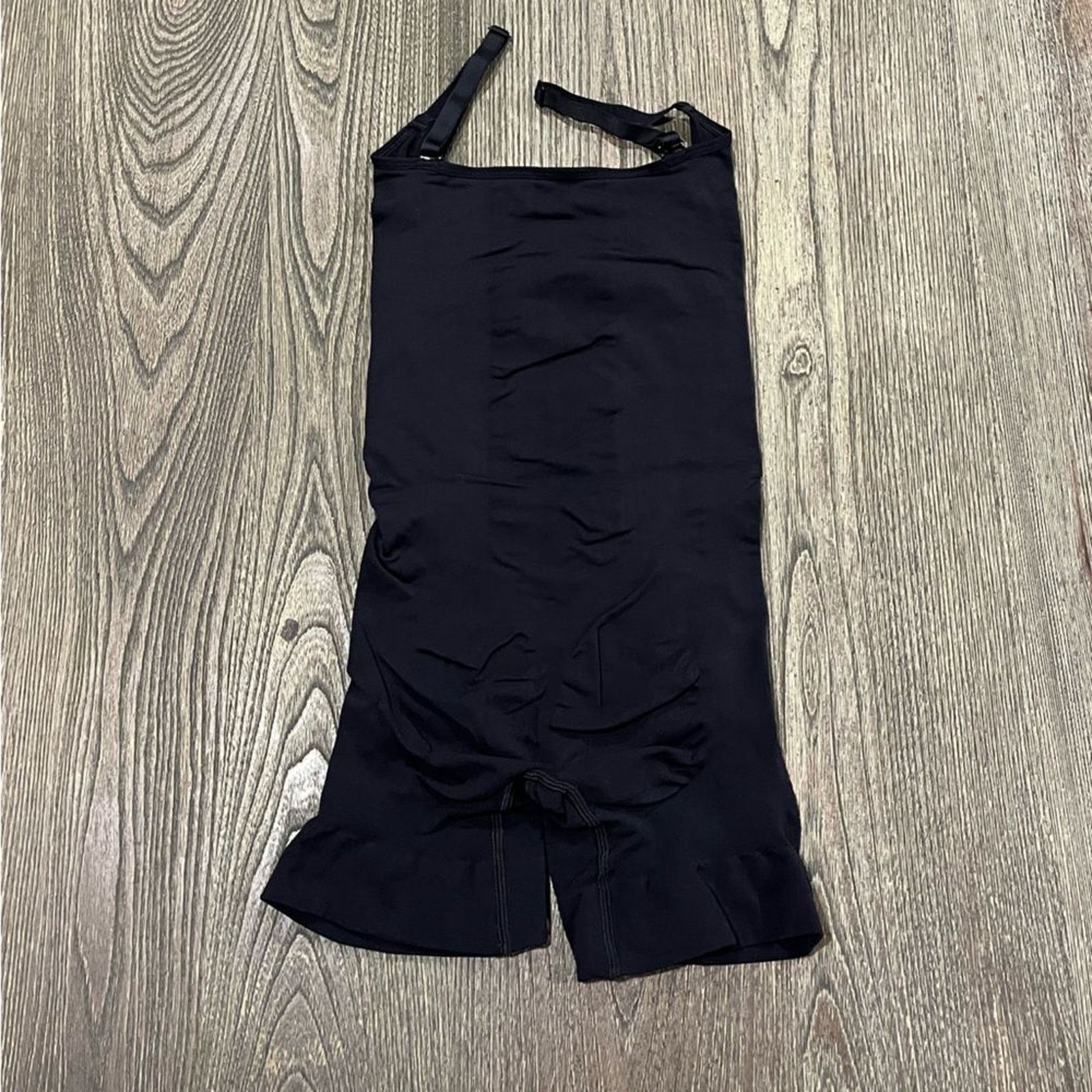 SKIMS NWOT Skims Everyday Sculpt Mid Thigh Bodysuit Scoop Neck Size L / US 10 / IT 46 - 3 Thumbnail