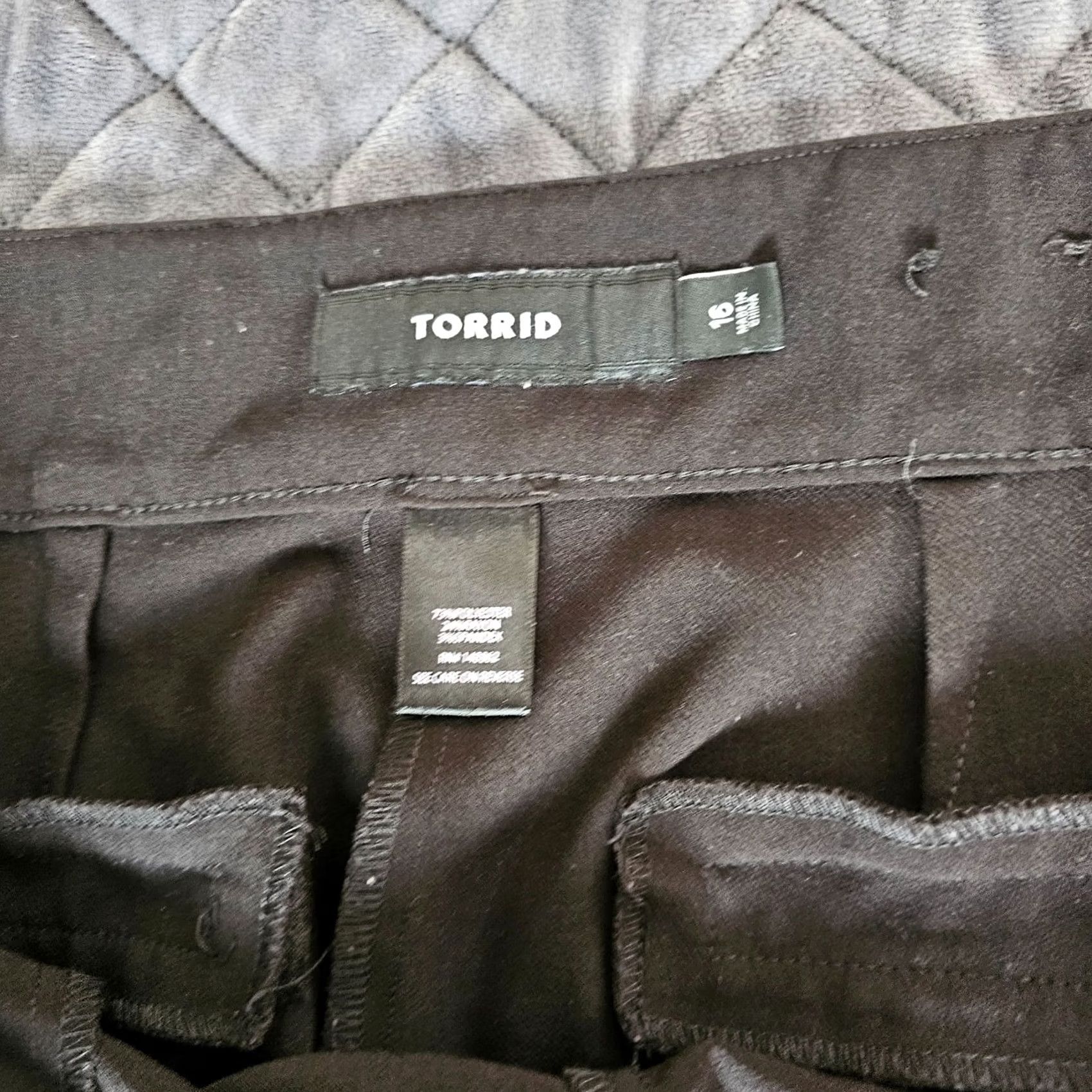 Torrid Torrid Pants Cropped Wide-Leg Black 16 Plus Size Womens Tailored Nylon Rayon Spandex Ponte Zipper Side Inseam 20.5in Casual Dress Career Size 38" / US 16 / IT 52 - 3 Thumbnail