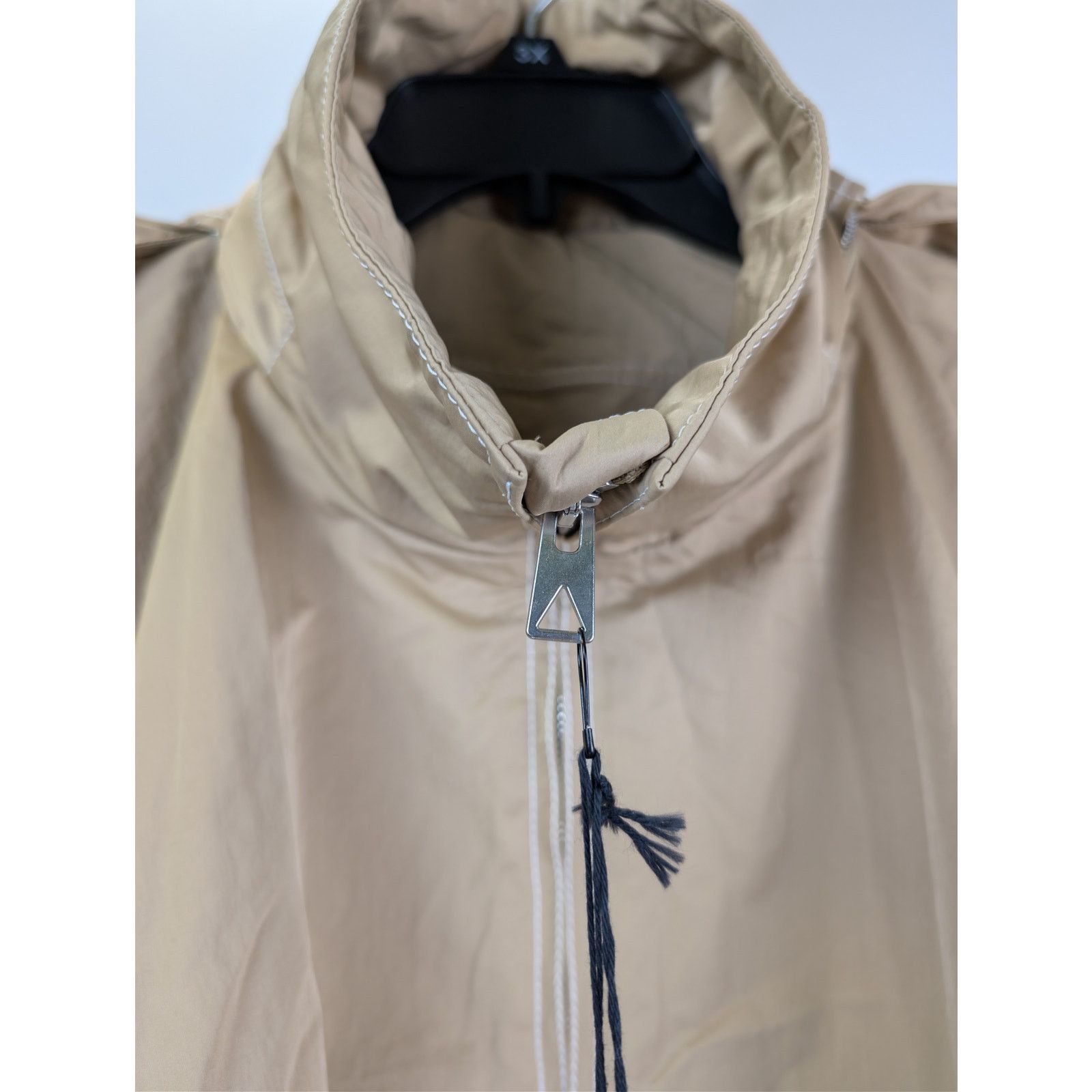 Bottega Veneta o1rshd1 Tech Nylon Blouson Hoodie Jacket in Seasame Size US L / EU 52-54 / 3 - 9 Thumbnail