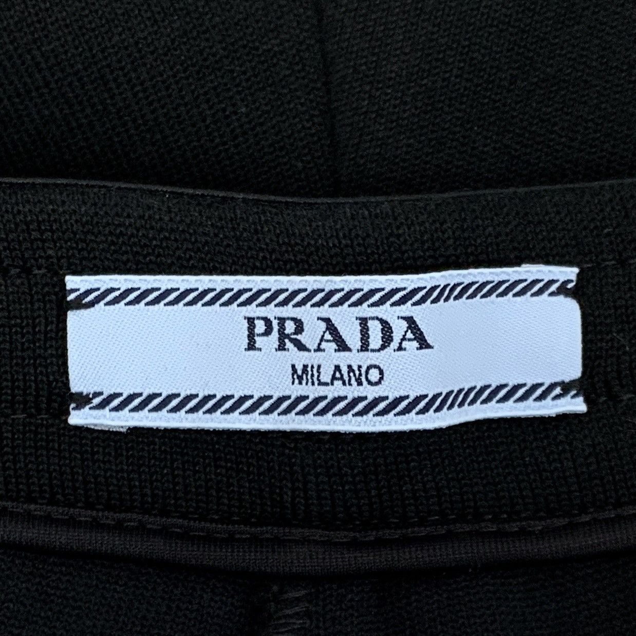 Prada Prada 23FW Black Logo Letter Printed Shorts K26WX Size 30" / US 8 / IT 44 - 6 Thumbnail