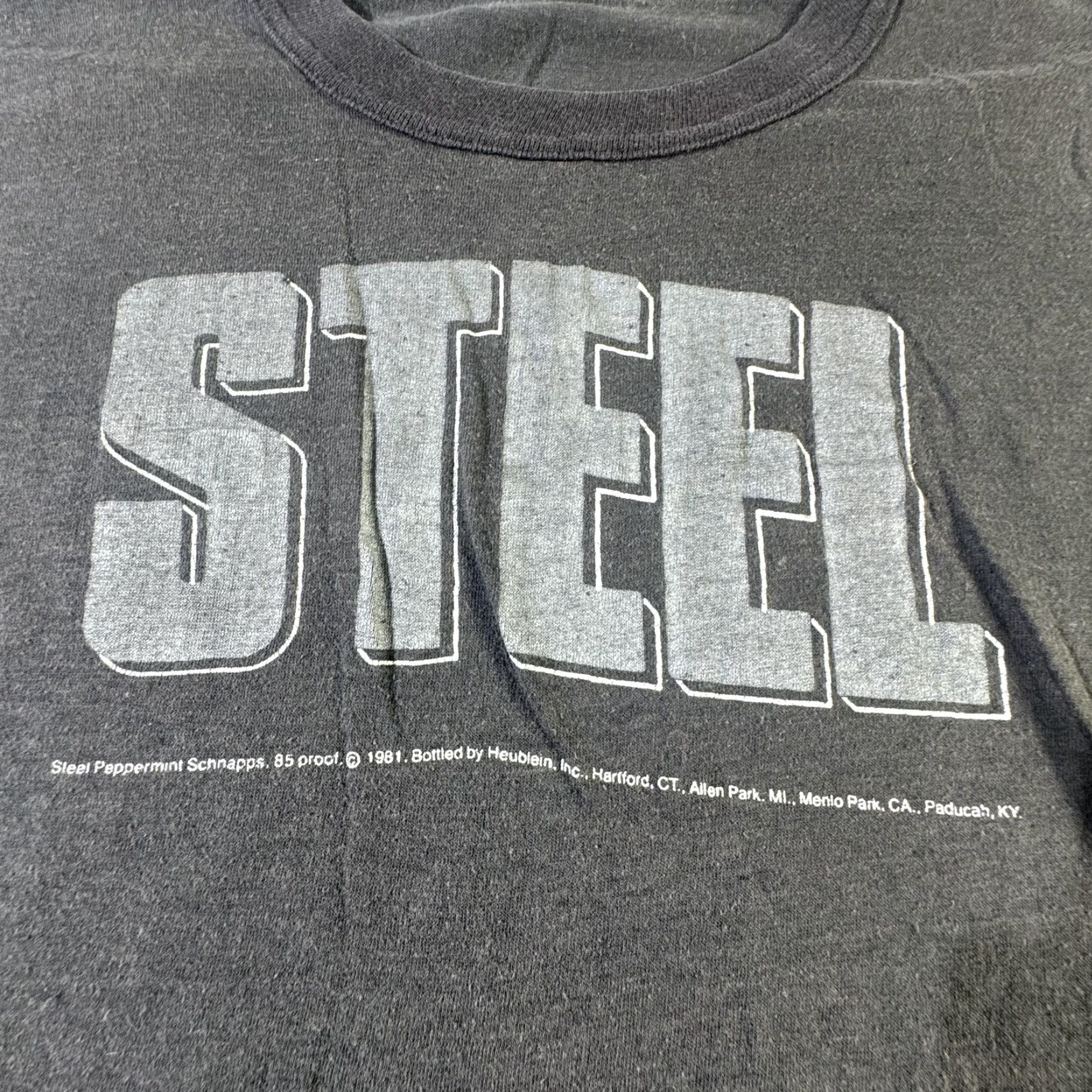 Vintage VINTAGE Heublein Steel T-Shirt Men’s Medium 80s Authentic Gray Graphic Print Sleeveless Liquor Promo Size US L / EU 52-54 / 3 - 2 Thumbnail