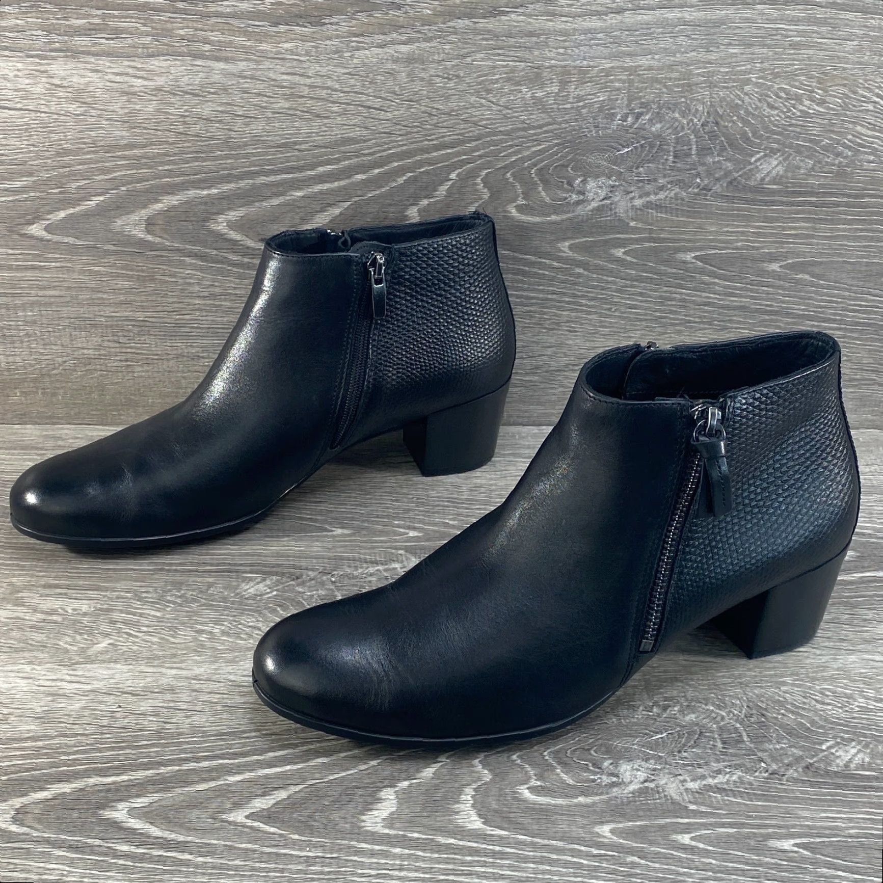 Ecco ECCO Boots Women's Black Leather Danish Design Ankle Booties Side Zip 9 EU 40 UK 7 US 9 Size US 7 / IT 37 - 5 Thumbnail