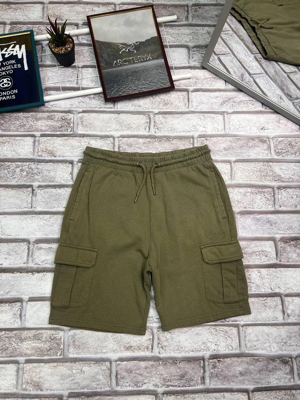 Karl Kani Karl Kani cargo shorts Size US 31 - 1 Thumbnail