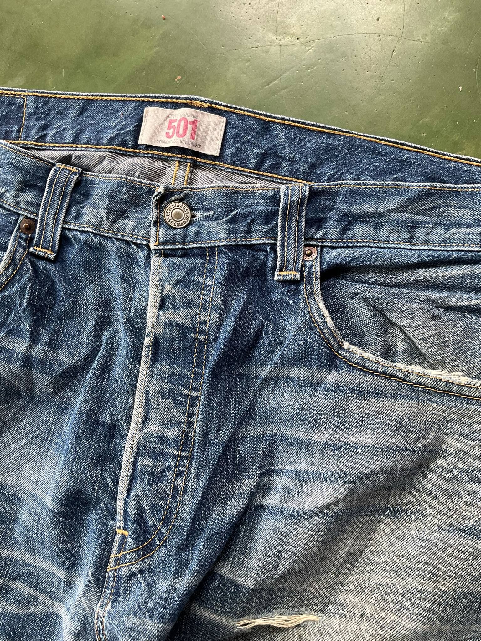 Levi's × Levi's Vintage Clothing 🔥 Vintage Levis 501 Distressed Kurt Cobain Style Jeans Size US 34 / EU 50 - 9 Thumbnail
