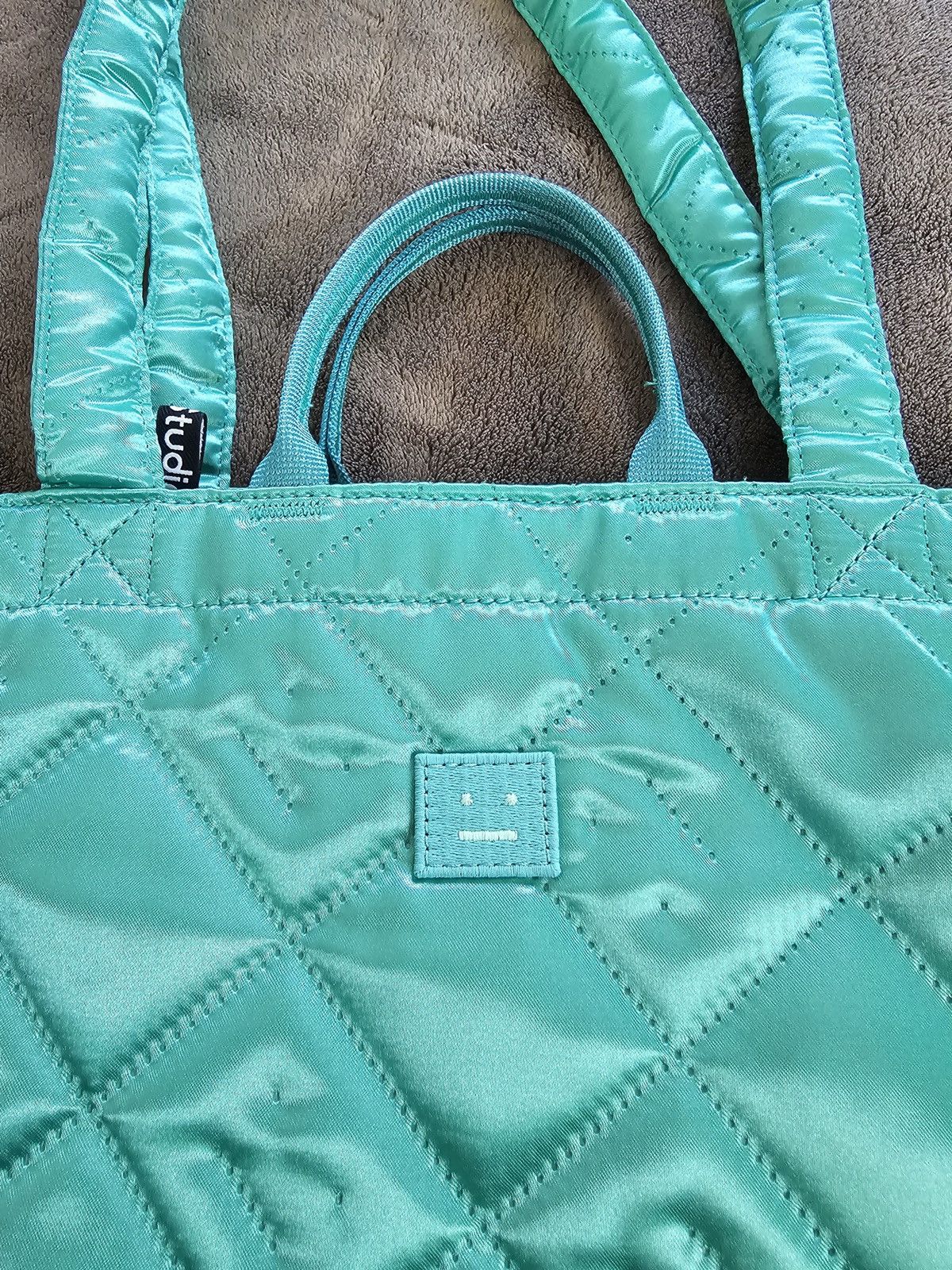 Acne Studios Quilted Face Logo Satin Tote Bag in Jade Green FW21 'Awa' Size ONE SIZE - 3 Thumbnail