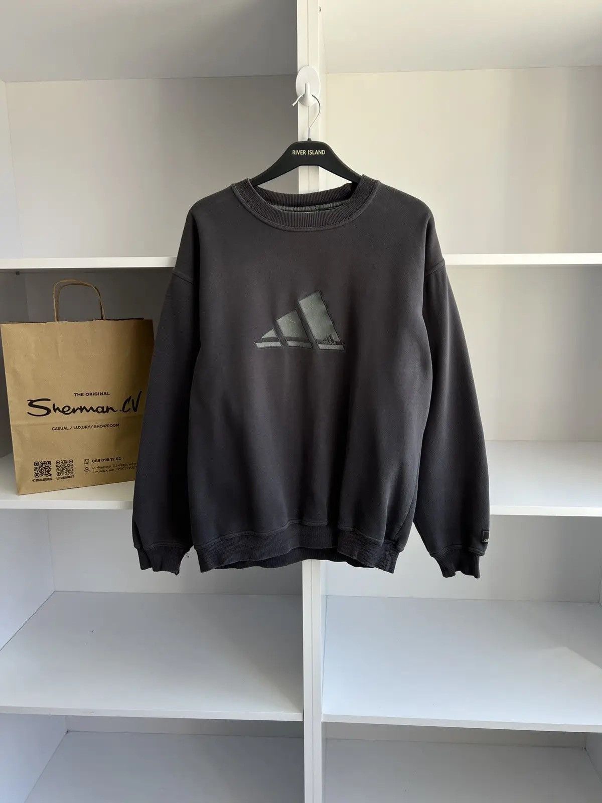 Adidas × Vintage Vintage Adidas Embroidered Logo sweatshirt Size US M / EU 48-50 / 2 - 1 Thumbnail