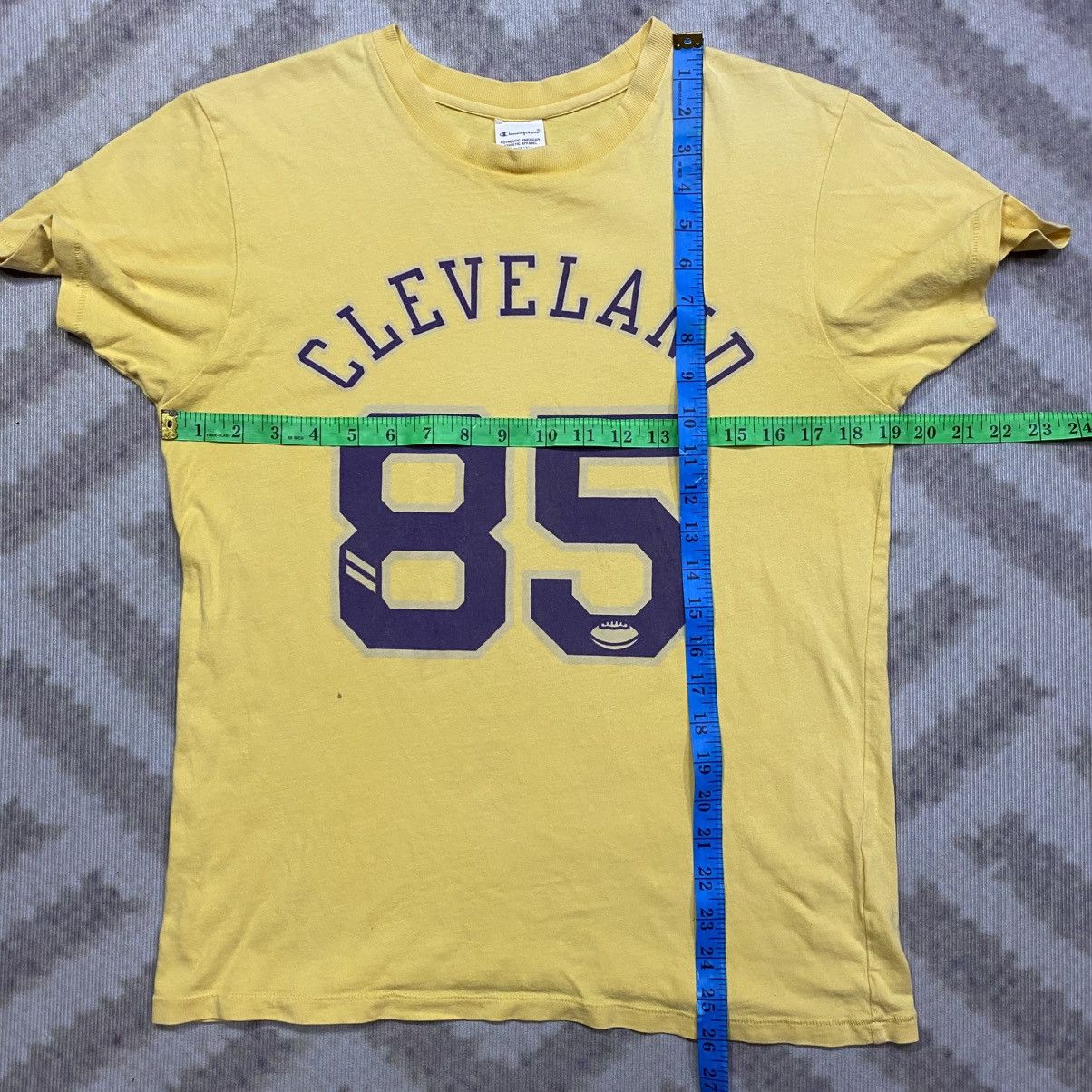 Champion Vintage 90s CHAMPION Cleveland Football T-shirt Size US S / EU 44-46 / 1 - 8 Thumbnail