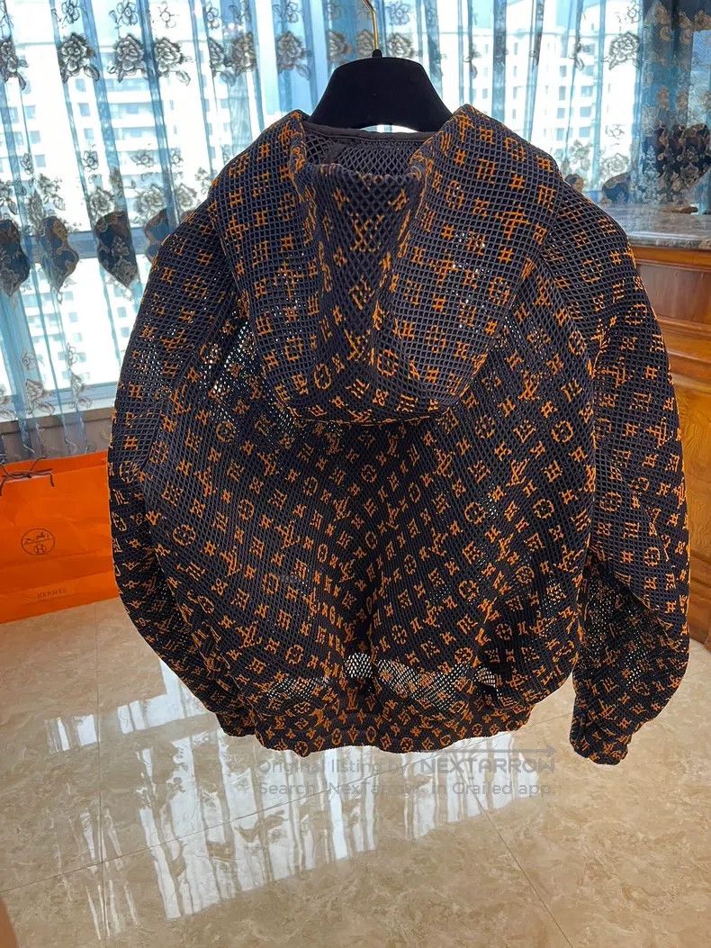 Louis Vuitton Louis Vuitton Full logo design jacket Size US S / EU 44-46 / 1 - 2 Thumbnail