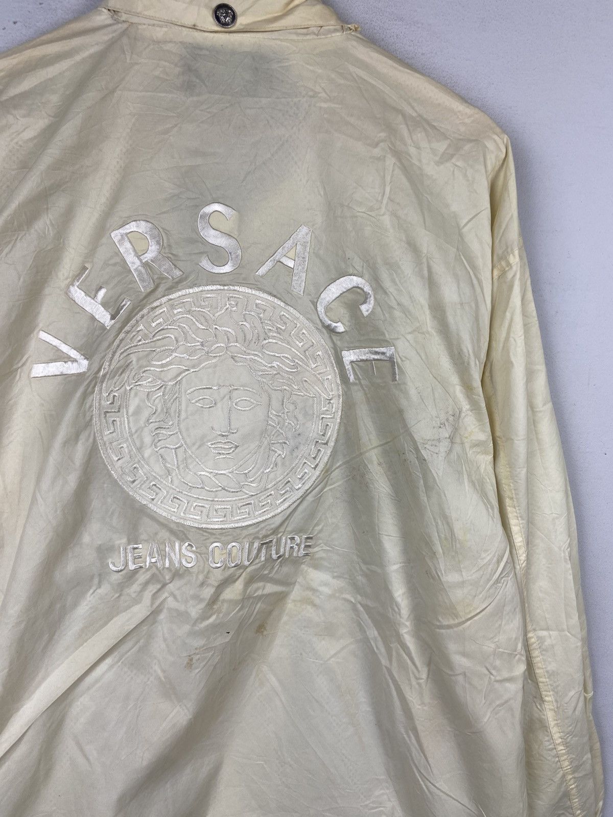 Vintage VINTAGE VERSACE WINDBREAKER BIG LOGO Size US L / EU 52-54 / 3 - 2 Thumbnail