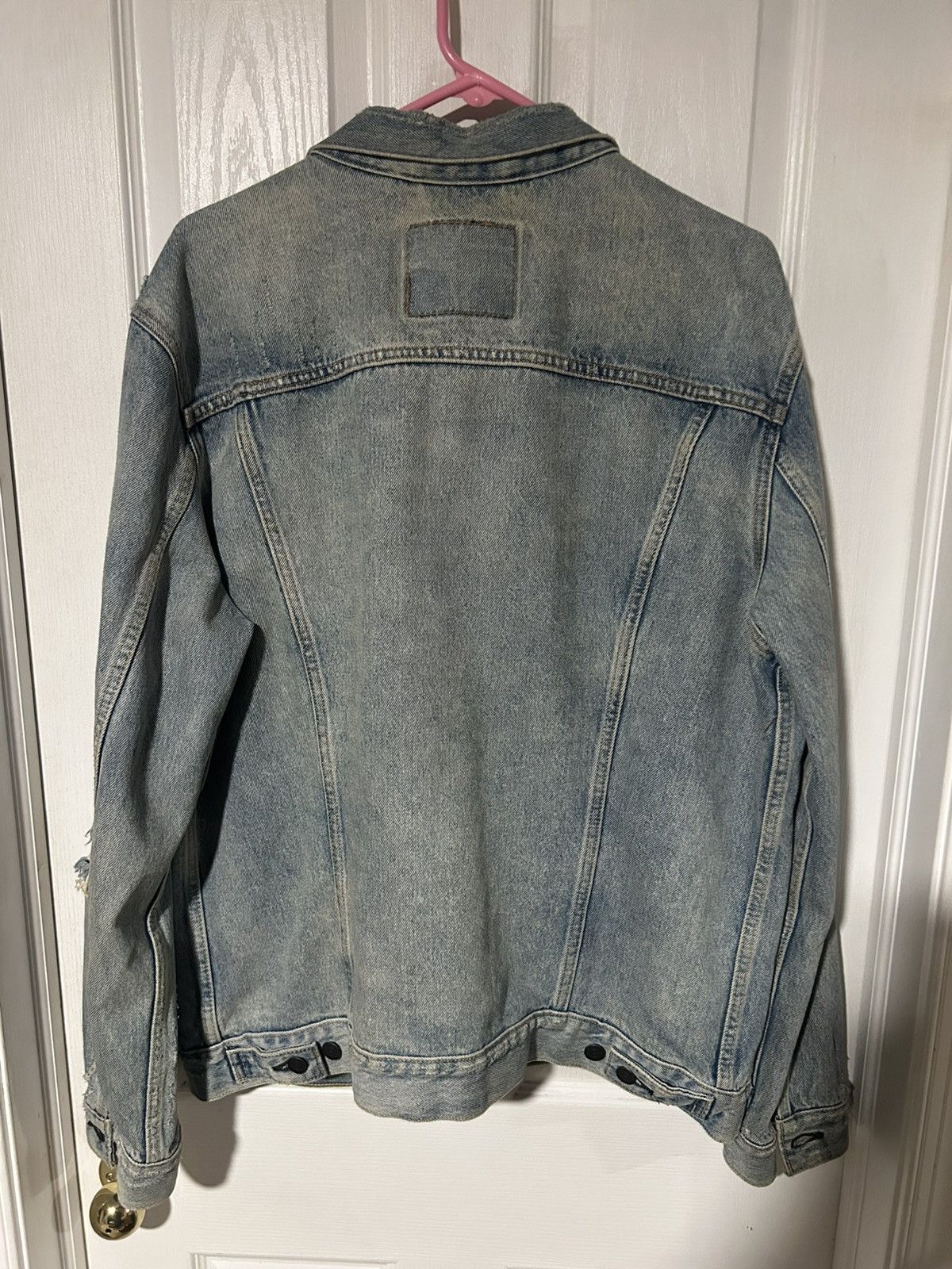 Levi's Levi’s Denim Jacket Distressed Size XL Size US XL / EU 56 / 4 - 2 Thumbnail