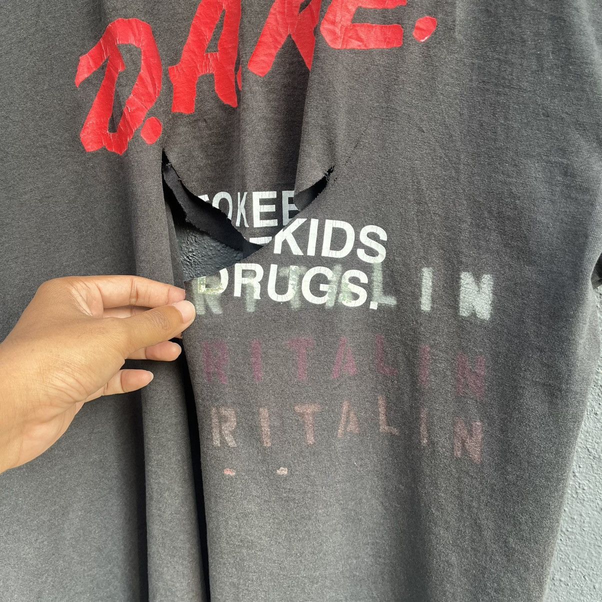 D.A.R.E Thrashed Faded Vintage 1990s DARE Destroyed Look Tee Size US XL / EU 56 / 4 - 4 Thumbnail