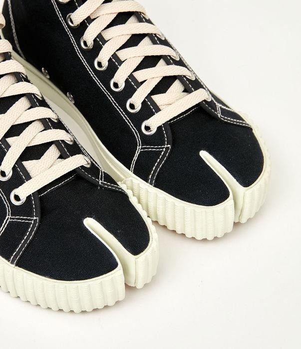 Maison Margiela o1bcso1str0226 Tabi Hi-Top Sneakers in Black Size US 11 / IT 41 - 3 Thumbnail