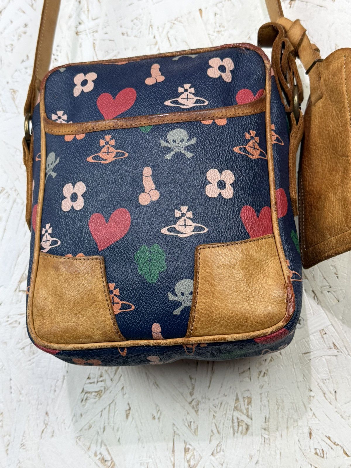 Vivienne Westwood Vivienne Westwood Gold Label Monogram Crossbody Shoulder Bag Size ONE SIZE - 11 Thumbnail