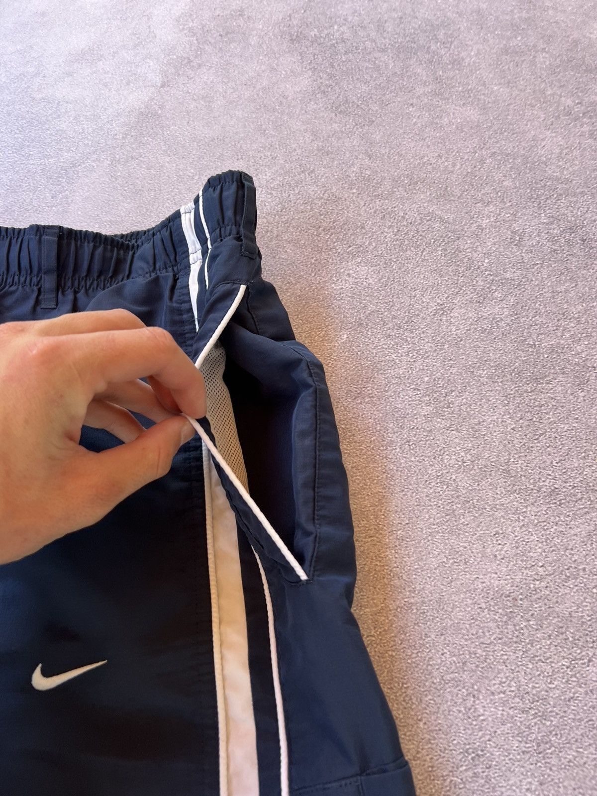Nike 🔥 Vintage Nike Blue Y2K Nylon Shorts – Size M/L Size US 32 / EU 48 - 6 Thumbnail