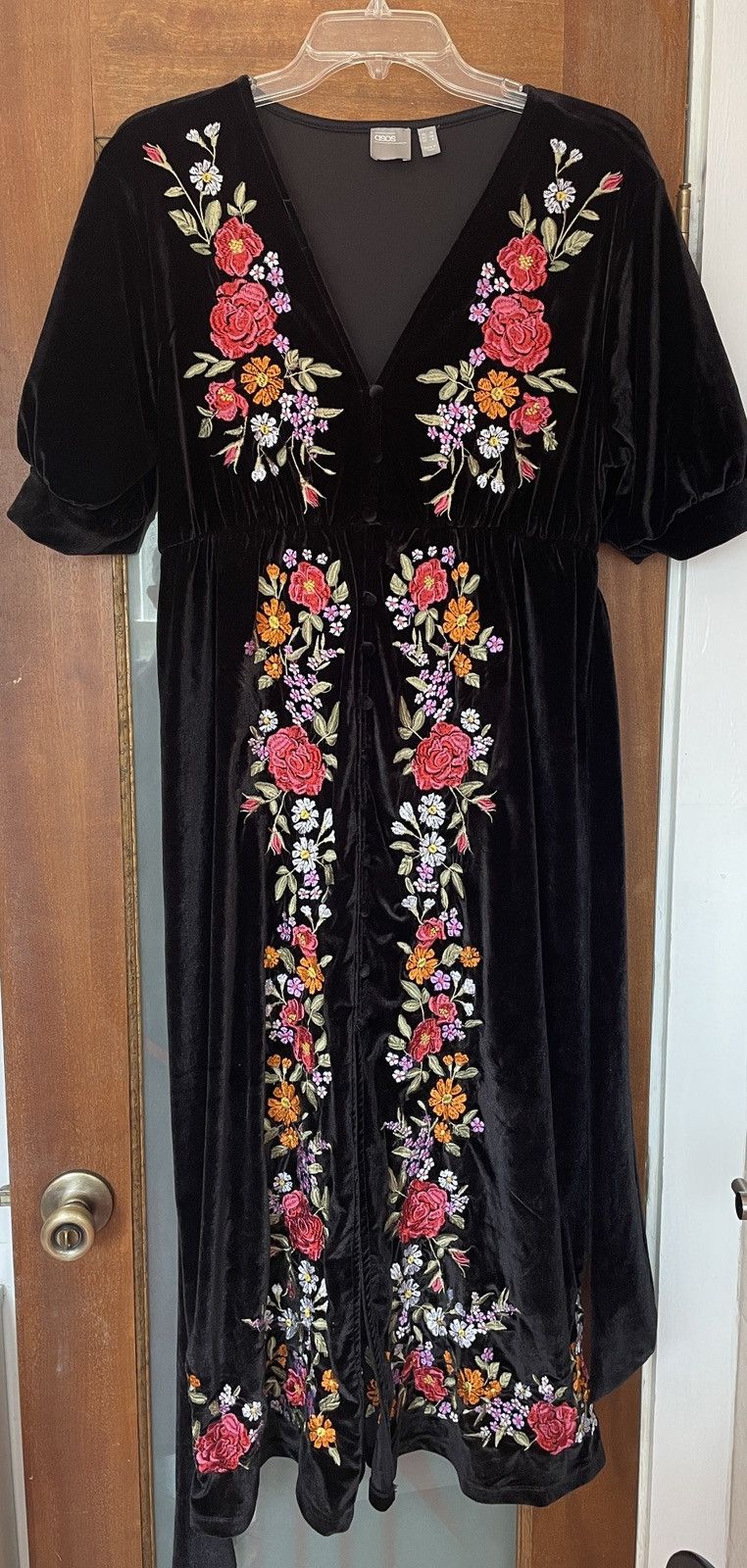 Asos ASOS Black Velvet Floral Embroidered Midi Tea Dress Size M / US 6-8 / IT 42-44 - 5 Thumbnail