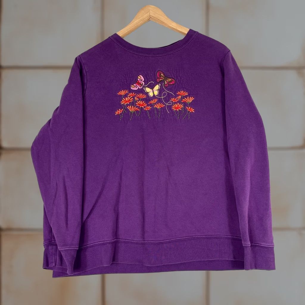 Basic Editions VINTAGE Sweatshirt Women Large Purple Embroidered Butterfly Floral Cottagecore Size L / US 10 / IT 46 - 1 Thumbnail