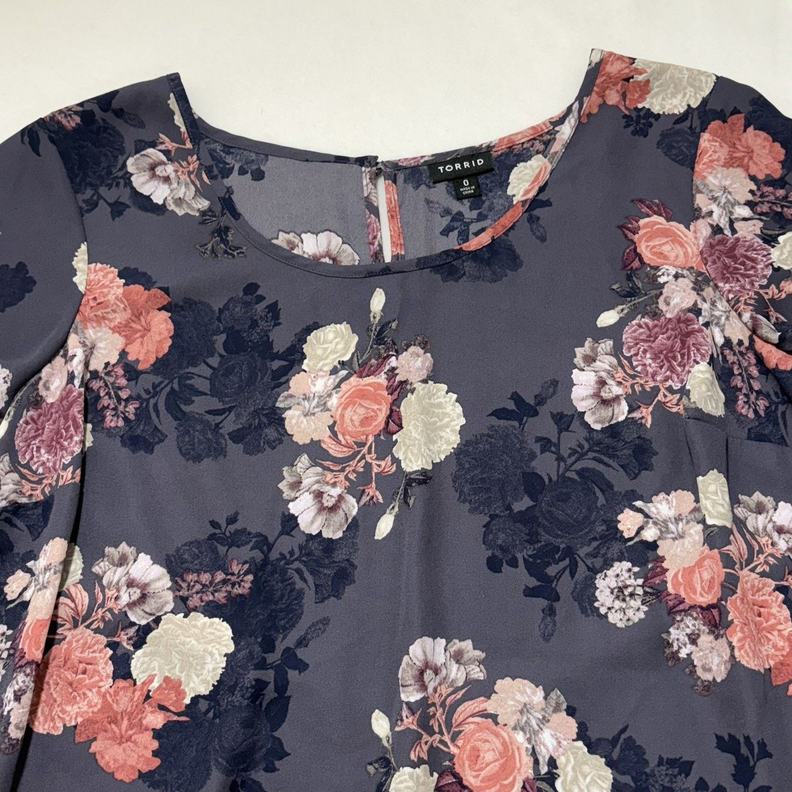 Other Torrid 0 Large Short Sleeve Blouse Purple Pink Floral Top Size L / US 10 / IT 46 - 2 Thumbnail