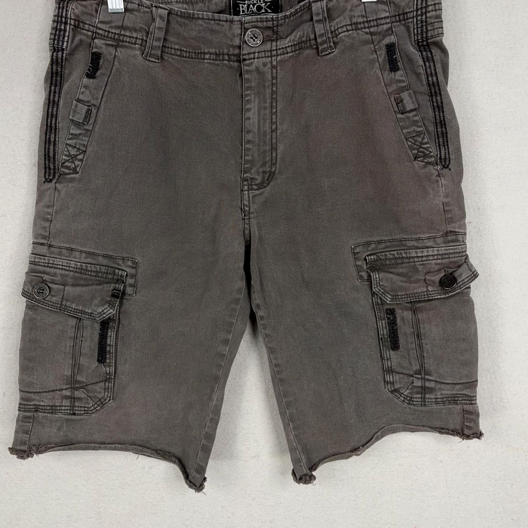 Buckle Black Buckle Black Mens 30 Gray Cargo Shorts Distressed Pockets Grunge Flat Front Zip 11in Inseam Regular Fit Cotton Casual Mens Size US 30 / EU 46 - 3 Thumbnail