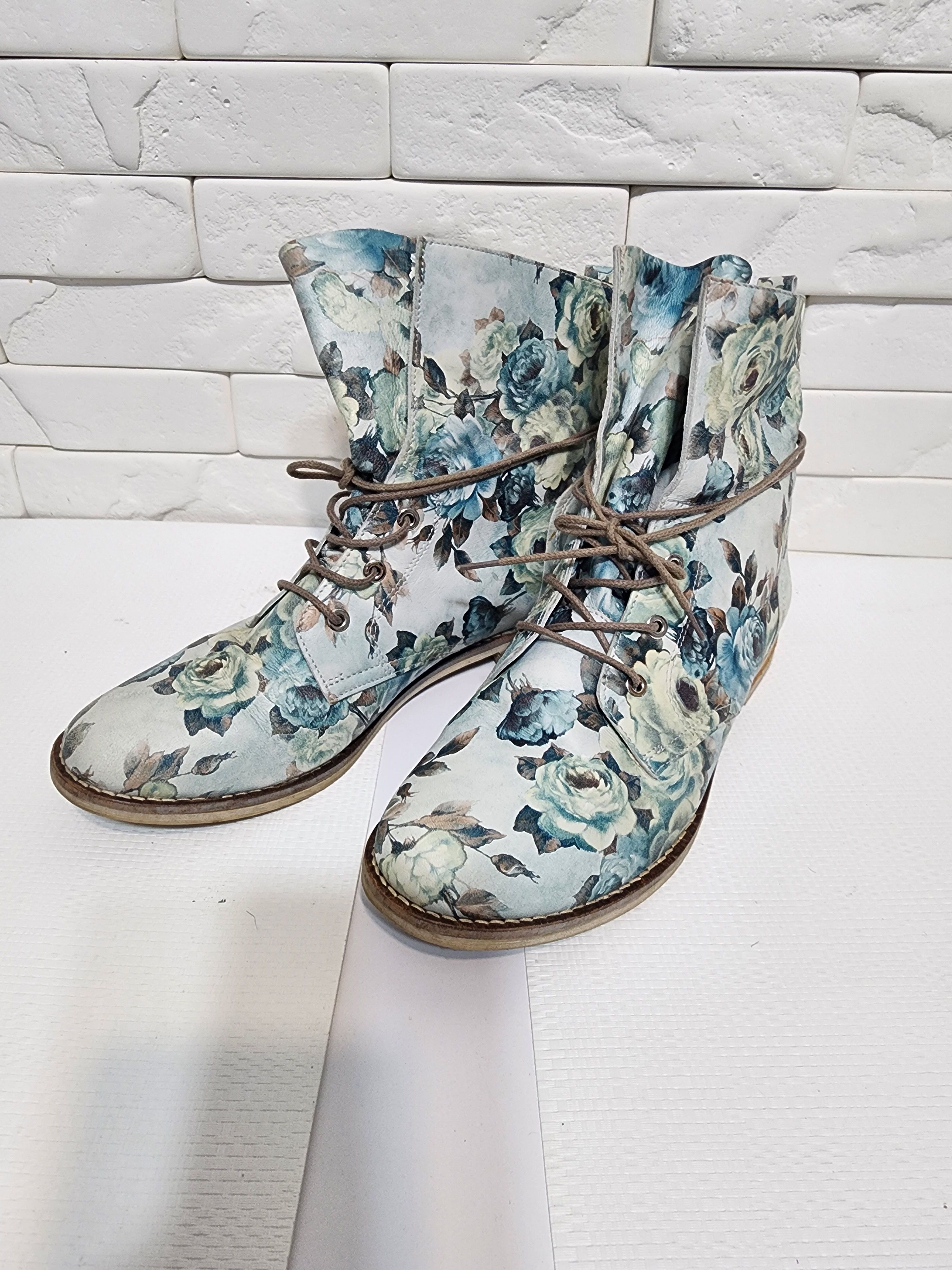 Other Green Leather Boots: Women's Style Shoes, Size US 9 / IT 39 - 1 Thumbnail