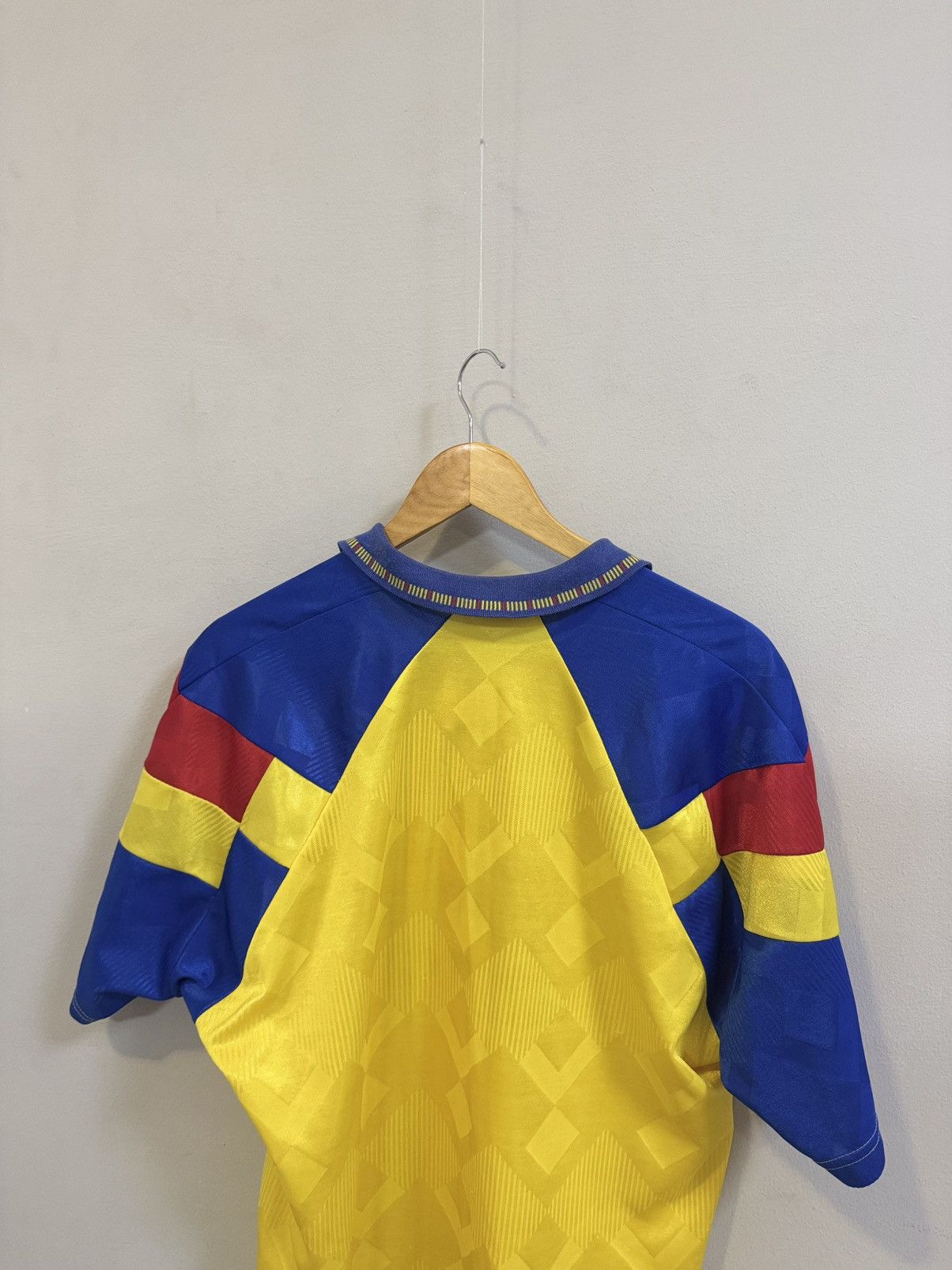 Umbro VINTAGE DERBY COUNTY 1992-1993 FOOTBALL AWAY SHIRT UMBRO Size US XL / EU 56 / 4 - 11 Thumbnail