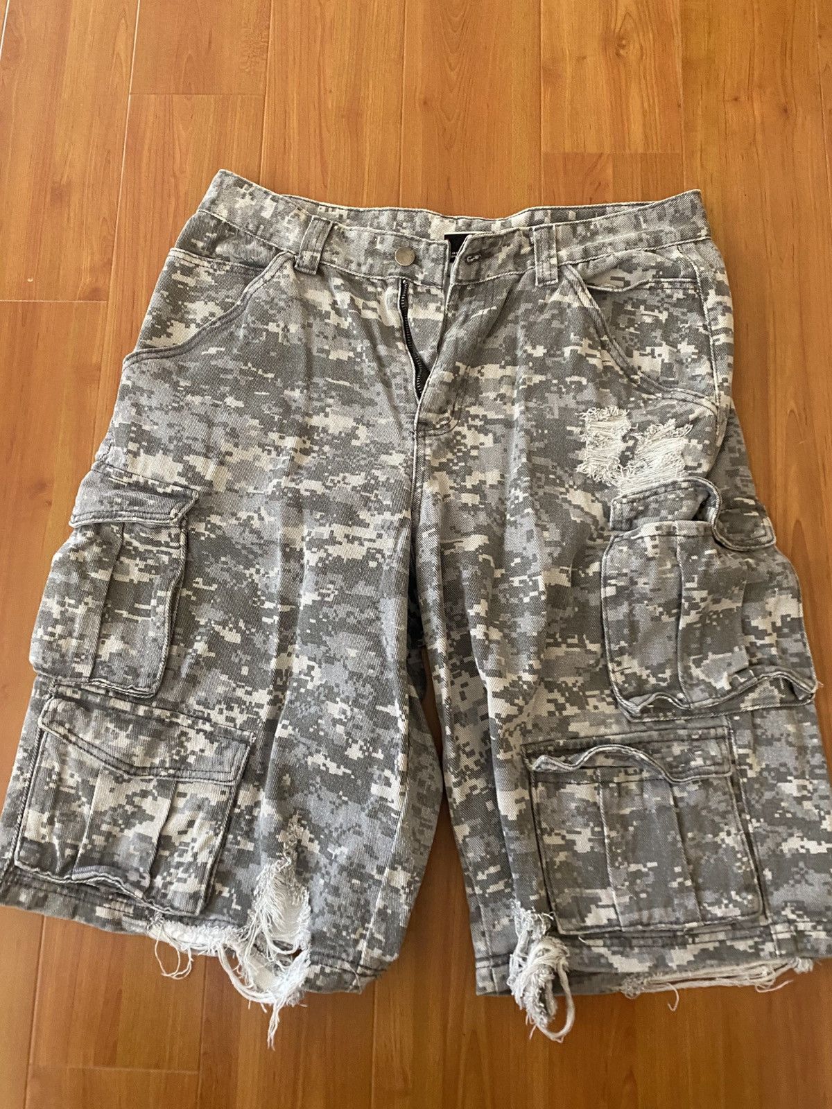 Other Loiter DigiCamo Cargo Baggy Shorts Size US 32 / EU 48 - 1 Thumbnail