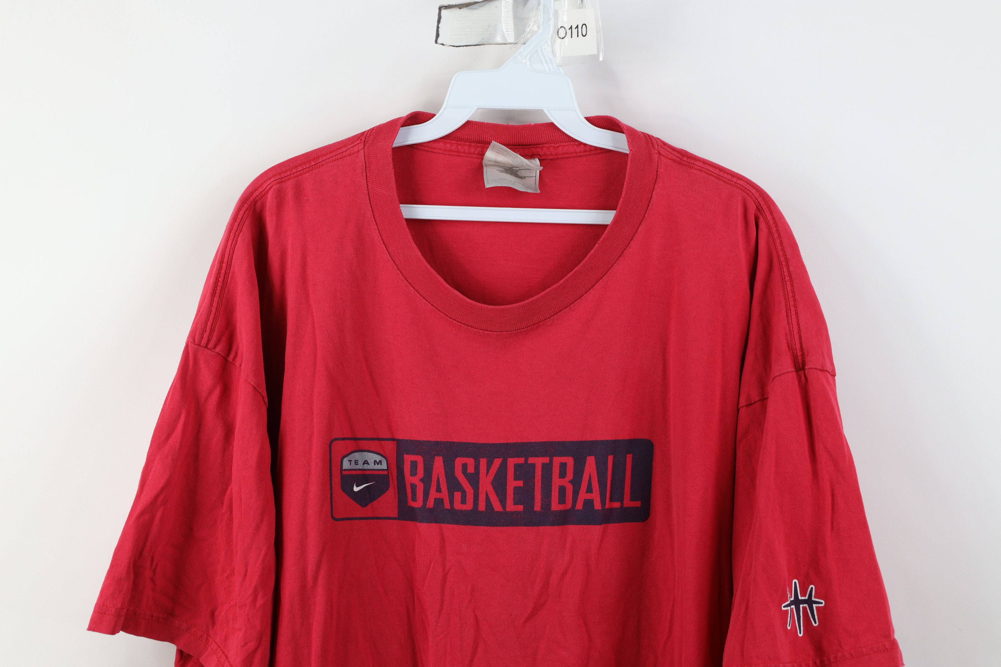 Nike Vintage Nike Basketball Team USA Short Sleeve T-Shirt Red Size US XXL / EU 58 / 5 - 2 Thumbnail