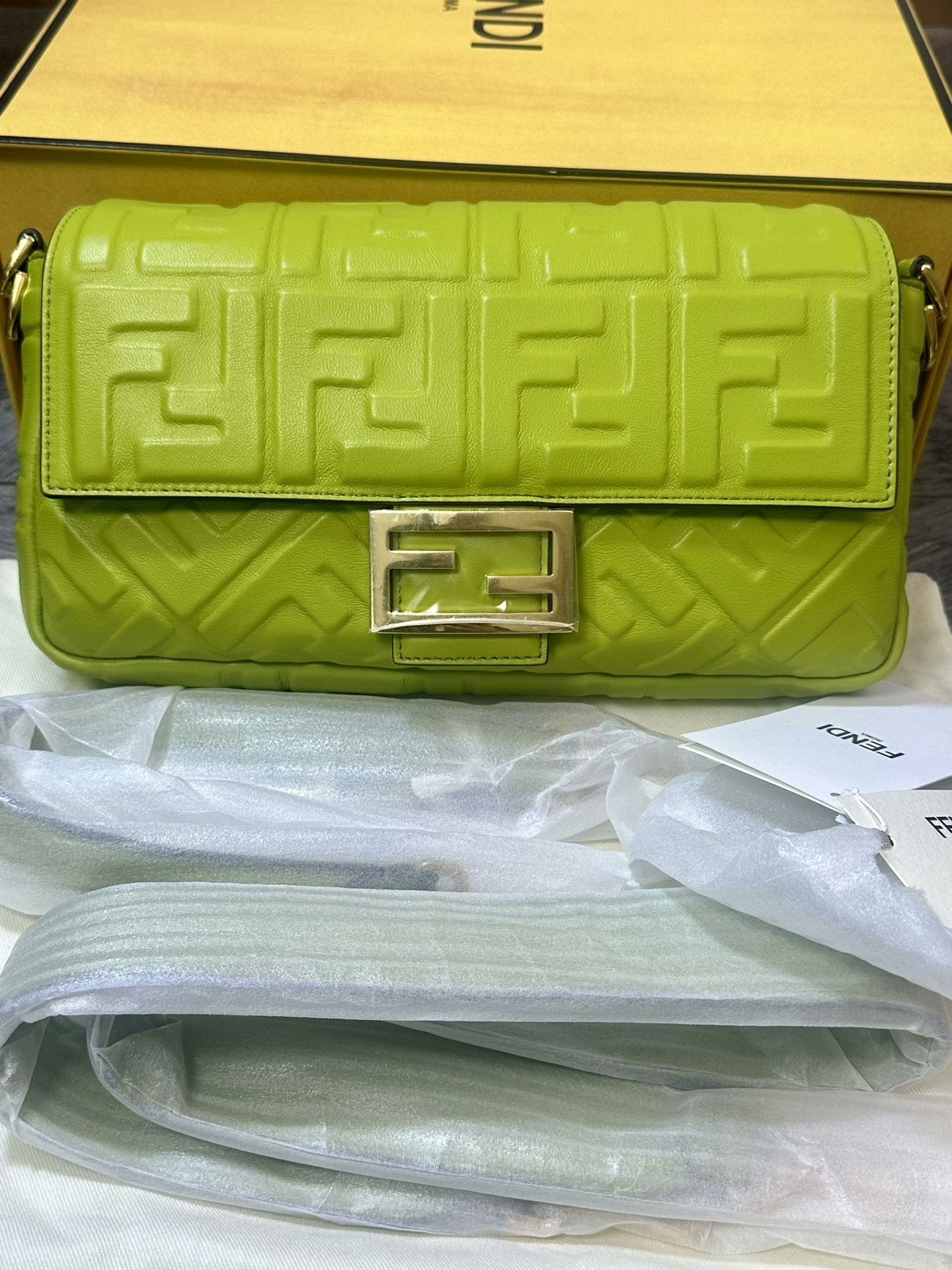 Fendi Fendi Medium Baguette Embossed FF Green Size ONE SIZE - 1 Thumbnail