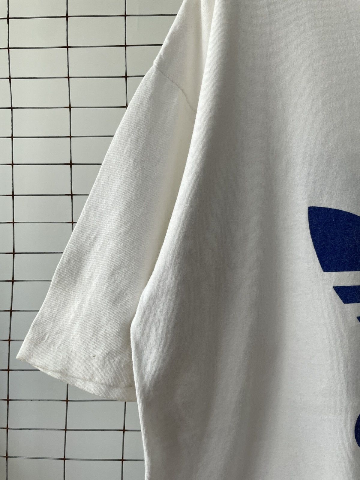 Adidas × Vintage Vintage Adidas Trefoil T-Shirt Size US L / EU 52-54 / 3 - 6 Thumbnail