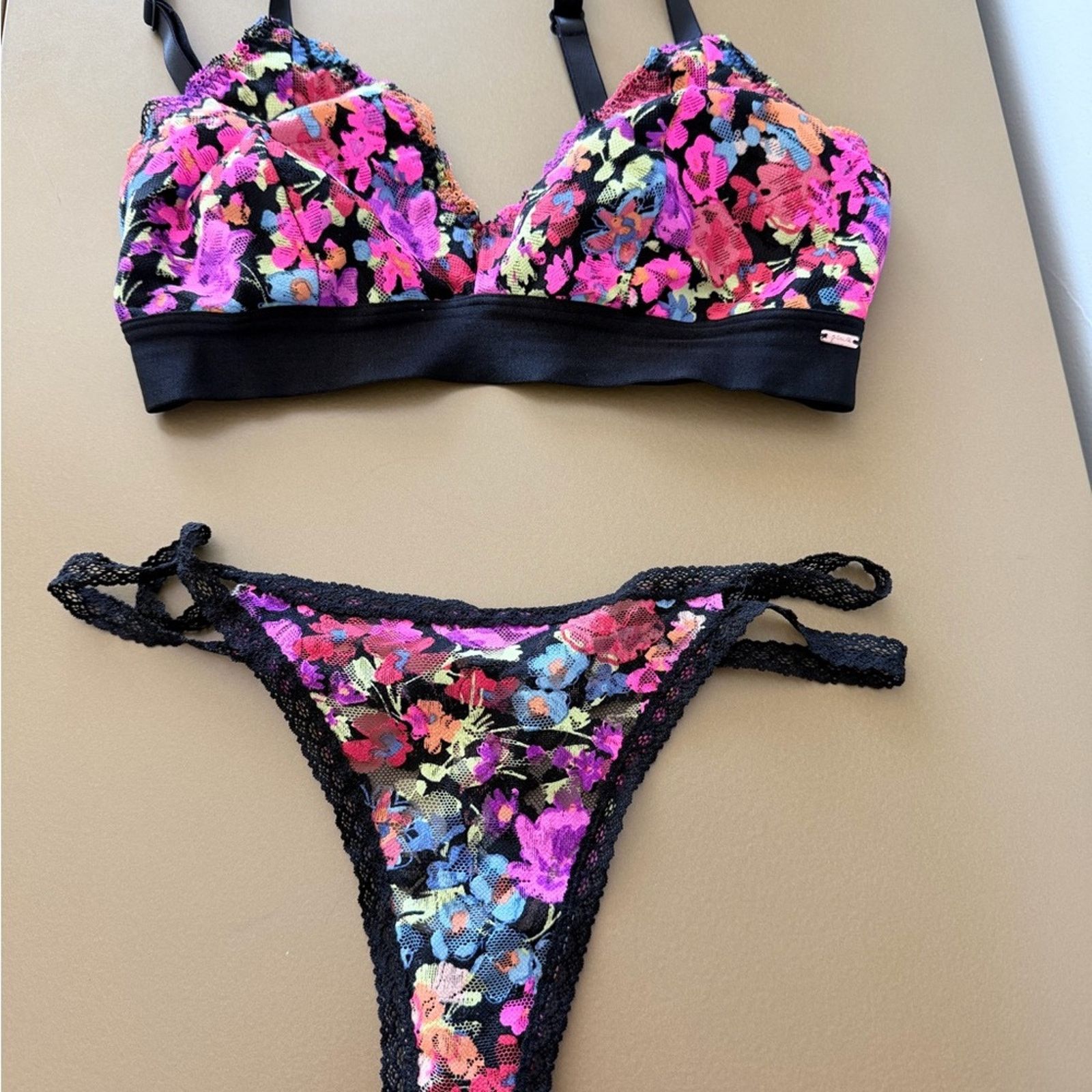 Victoria's Secret Floral Padded Bralette and Panties Matching set size S Size ONE SIZE - 8 Thumbnail