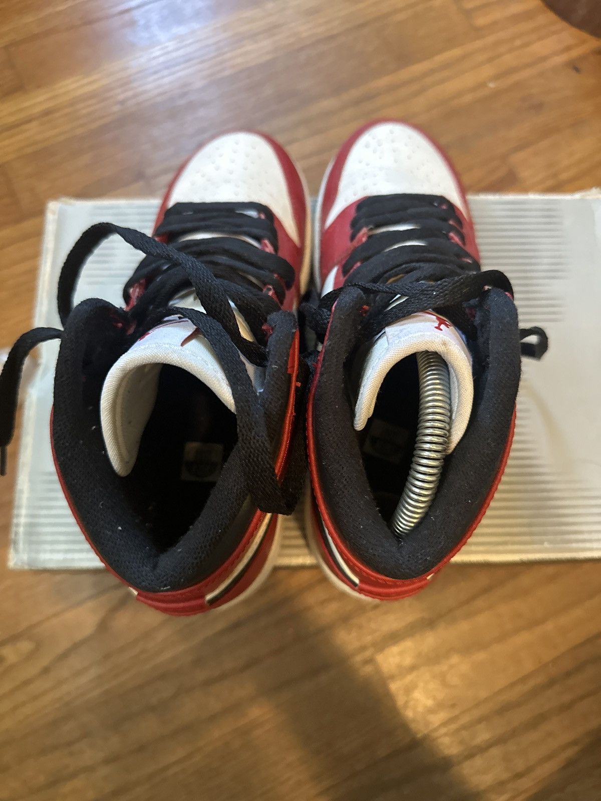 Jordan Brand Air Jordan 1 Retro High 'Chicago' 2013 Size US 6 / IT 36 - 3 Thumbnail