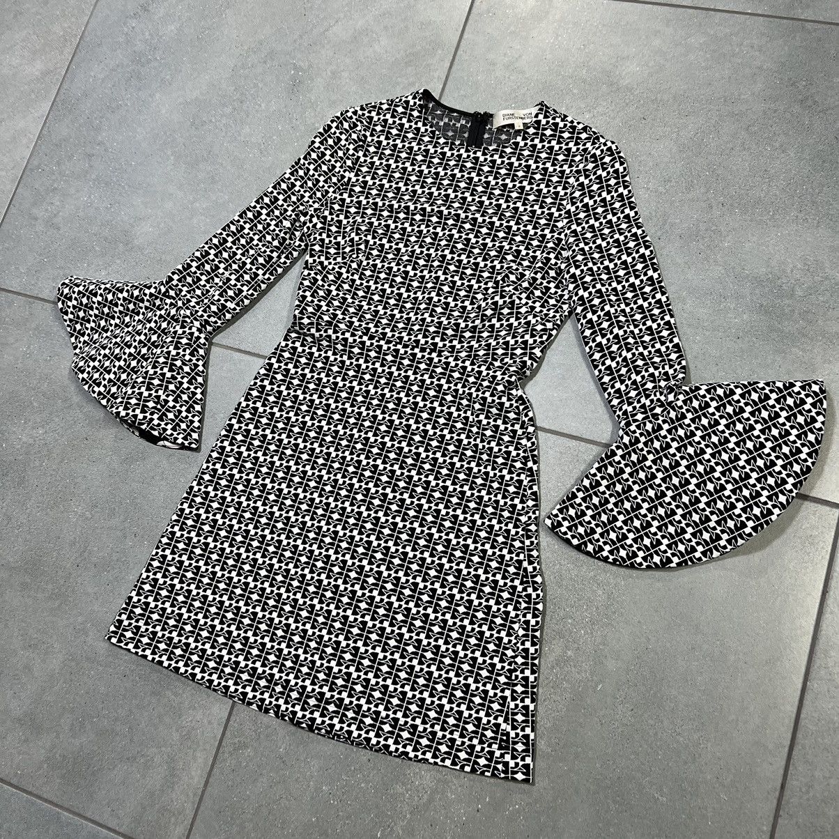 Diane von Furstenberg × Vintage Diane von furstenberg Jersey jacquard minidress Size XXS / US 00 / IT 34 - 2 Thumbnail
