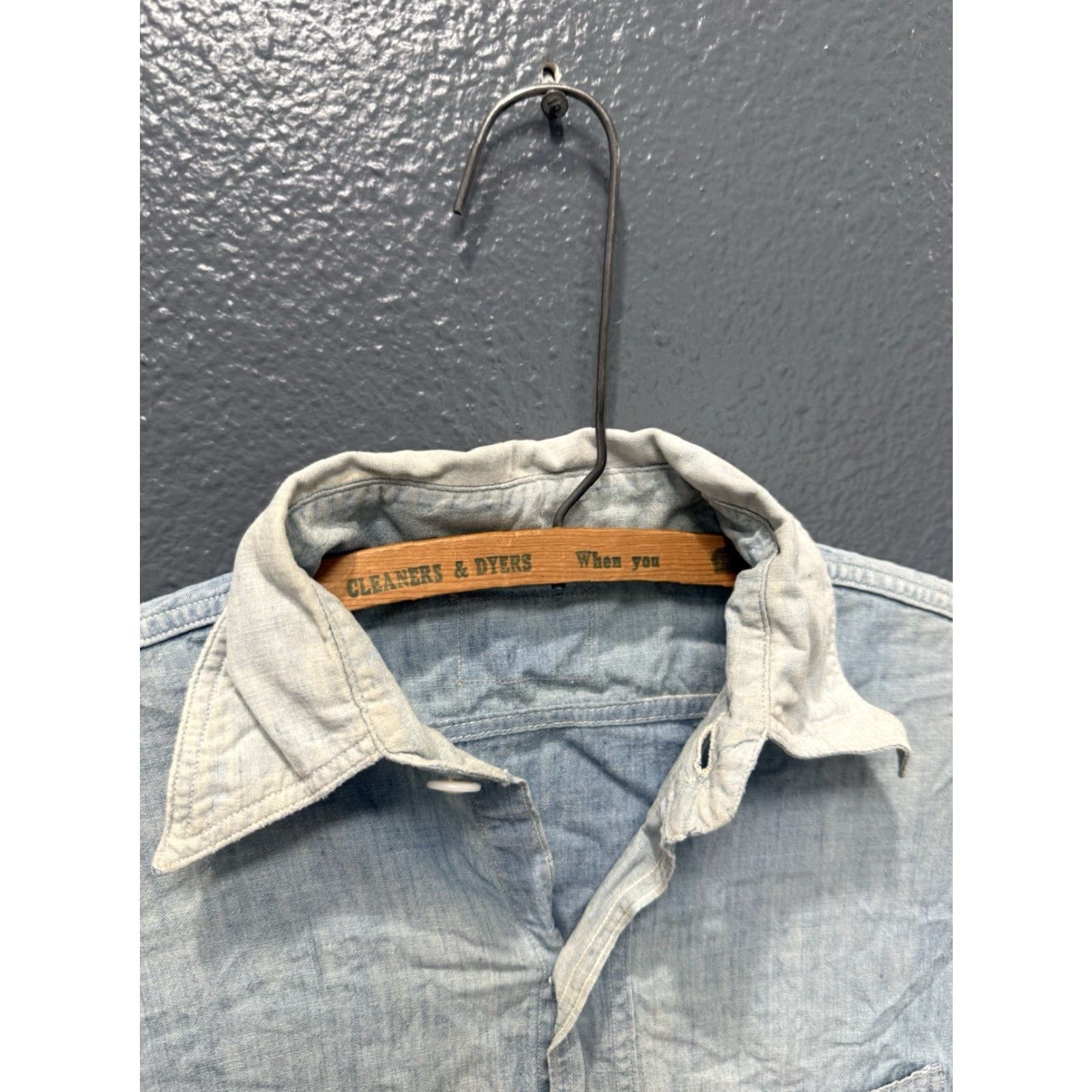 Vintage VINTAGE 1940s Sanforized Blue Cotton Chambray Button Up Shirt Small Mens Size US S / EU 44-46 / 1 - 2 Thumbnail
