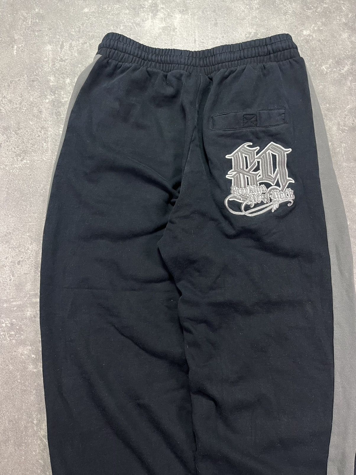 Karl Kani Karl Kani Vintage Embroidered Printed Baggy Sweatpants L Size US 34 / EU 50 - 10 Thumbnail