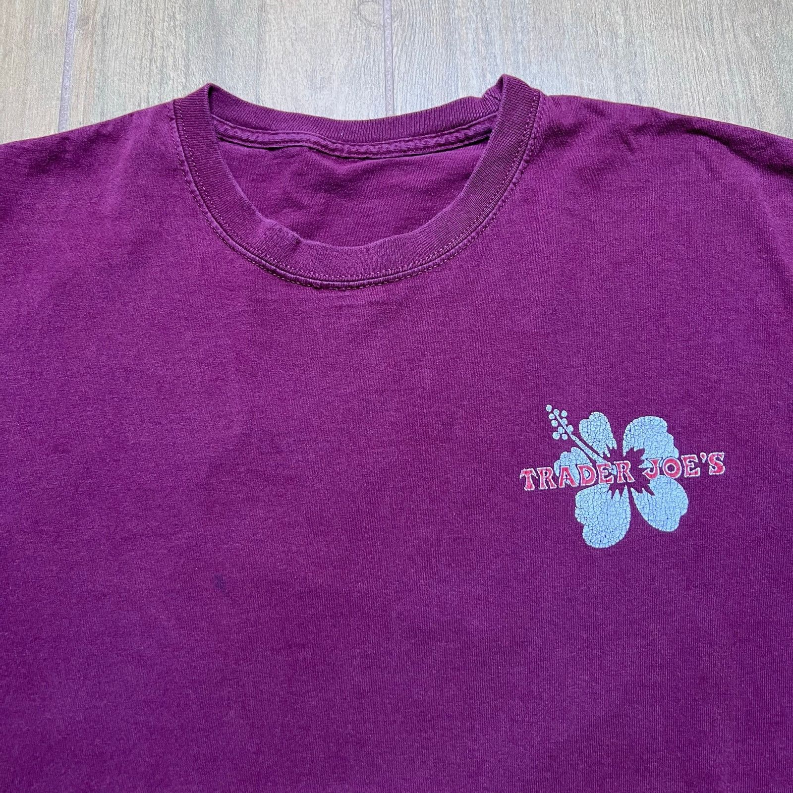 Vintage TRADER JOES LIMITED EDITION Burgundy T-SHIRT SZ M/L Y2K VINT Size US M / EU 48-50 / 2 - 2 Thumbnail