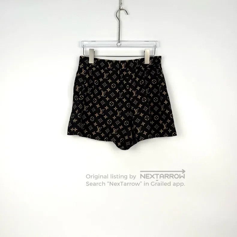Louis Vuitton Louis Vuitton Black full logo mulberry silk shorts Size US 38 / EU 54 - 4 Thumbnail