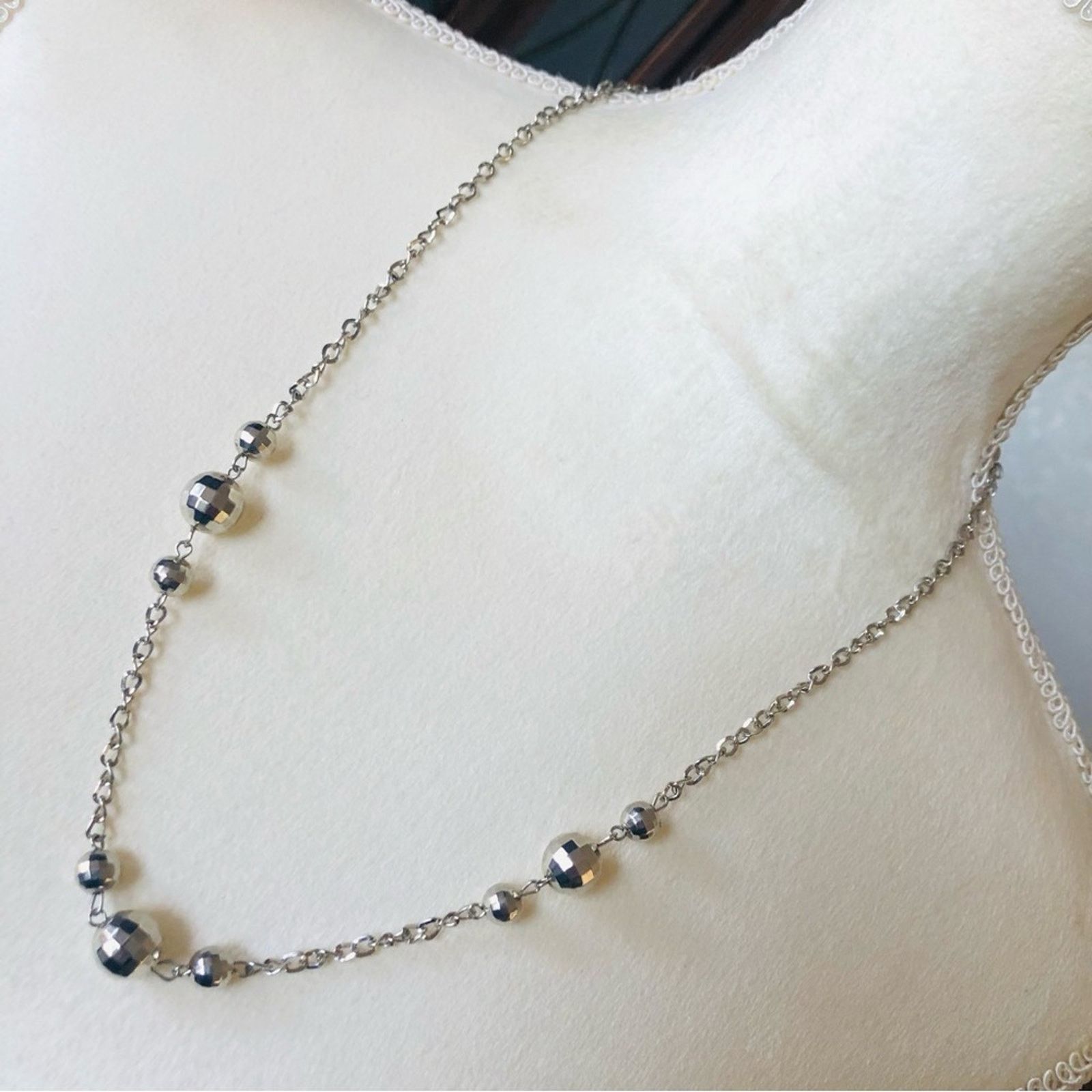 Jewelry Faceted silver sparkle beaded chain necklace Size ONE SIZE - 1 Thumbnail