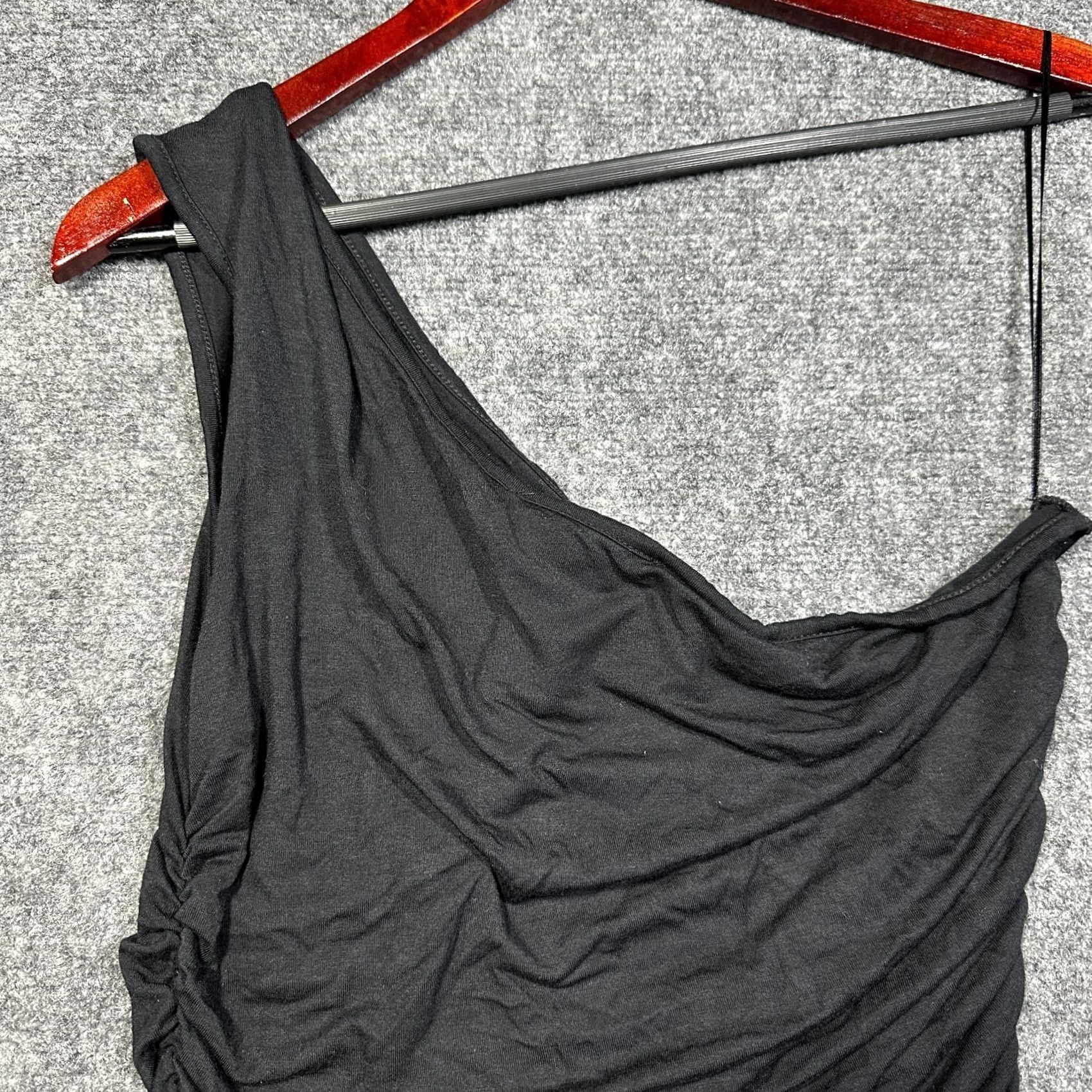 Bcbgmaxazria BCBGMAXAZRIA Top Womens Medium Black One Shoulder Ruched Sleeveless Tank Pullover Casual Party/Cocktail Modern Classic Knit Rayon Spandex Size M / US 6-8 / IT 42-44 - 7 Thumbnail