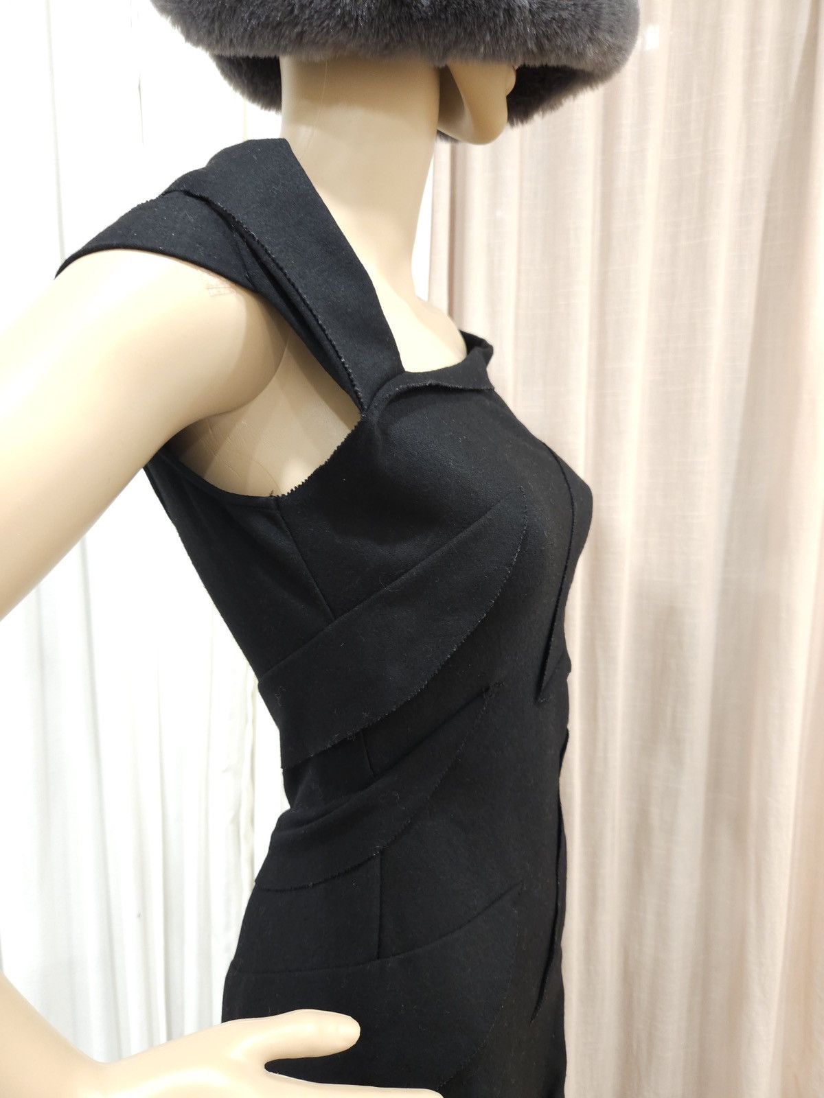 Diane von Furstenberg × Vintage DIANE VON FURSTENBERG Wool Elastic Slim-Fit Ruffled Dress Size S / US 4 / IT 40 - 6 Thumbnail