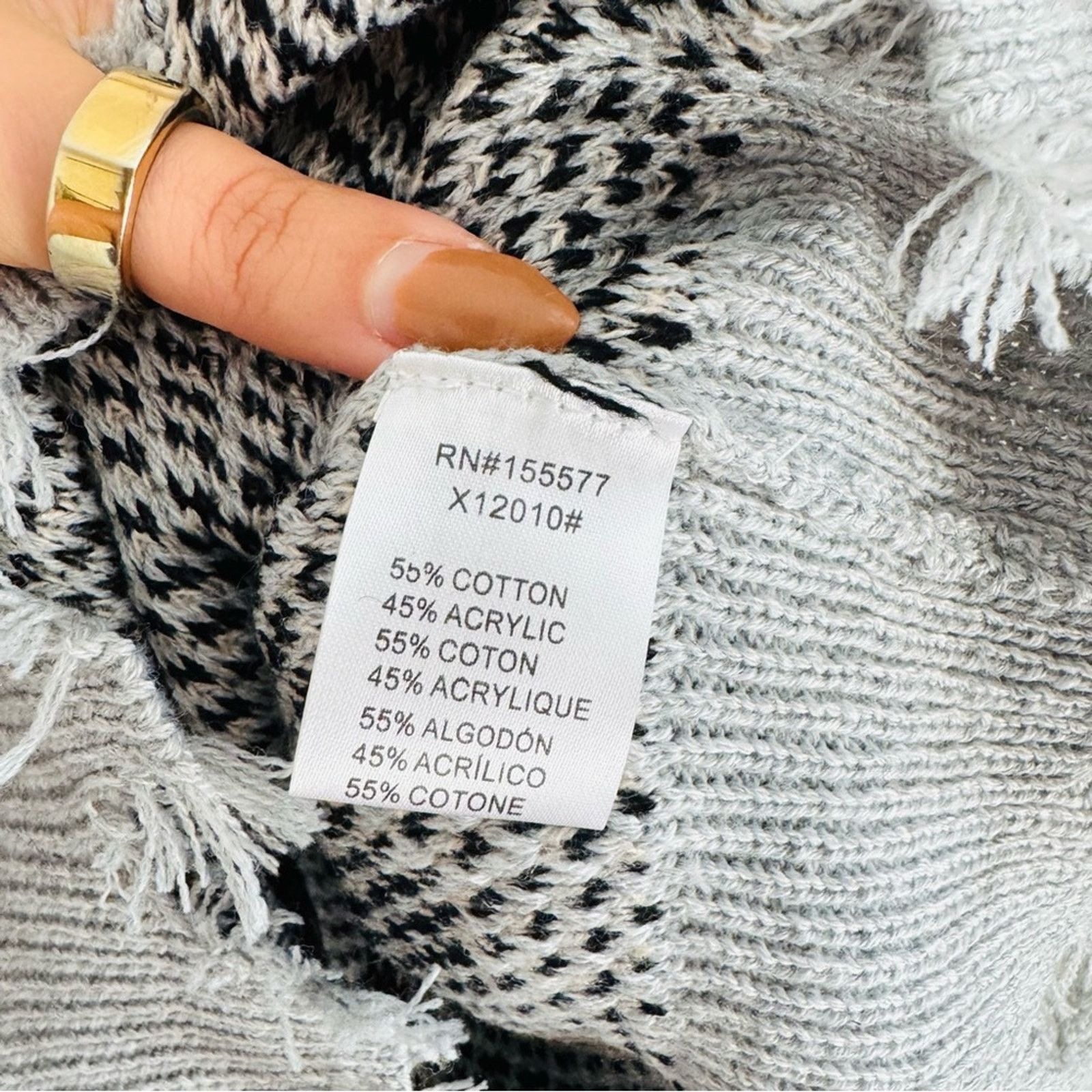 Nordstrom NEW MIRACLE Grey Distress Animal Fringe $85 Pullover Sweater Size M / US 6-8 / IT 42-44 - 12 Thumbnail