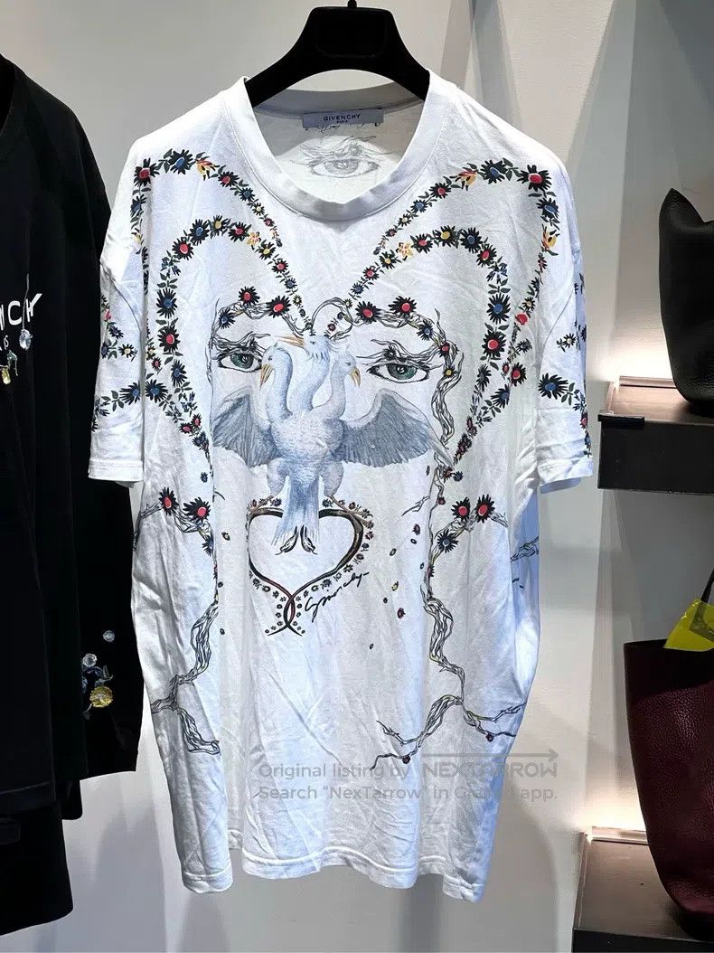 Givenchy Givenchy Short Sleeve White Swan Size US L / EU 52-54 / 3 - 1 Thumbnail