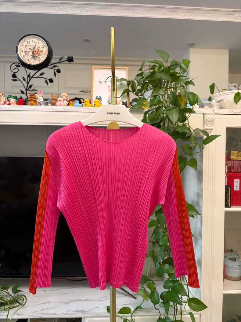 Issey Miyake Issey Miyake size:3 Pink pleated top Size XS / US 0-2 / IT 36-38 - 1 Thumbnail