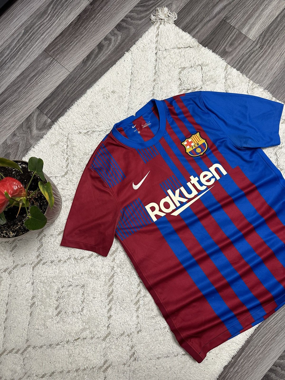 Nike Nike Barcelona 2021-2022 Home Football Jersey Rakuten Hype Size US M / EU 48-50 / 2 - 4 Thumbnail