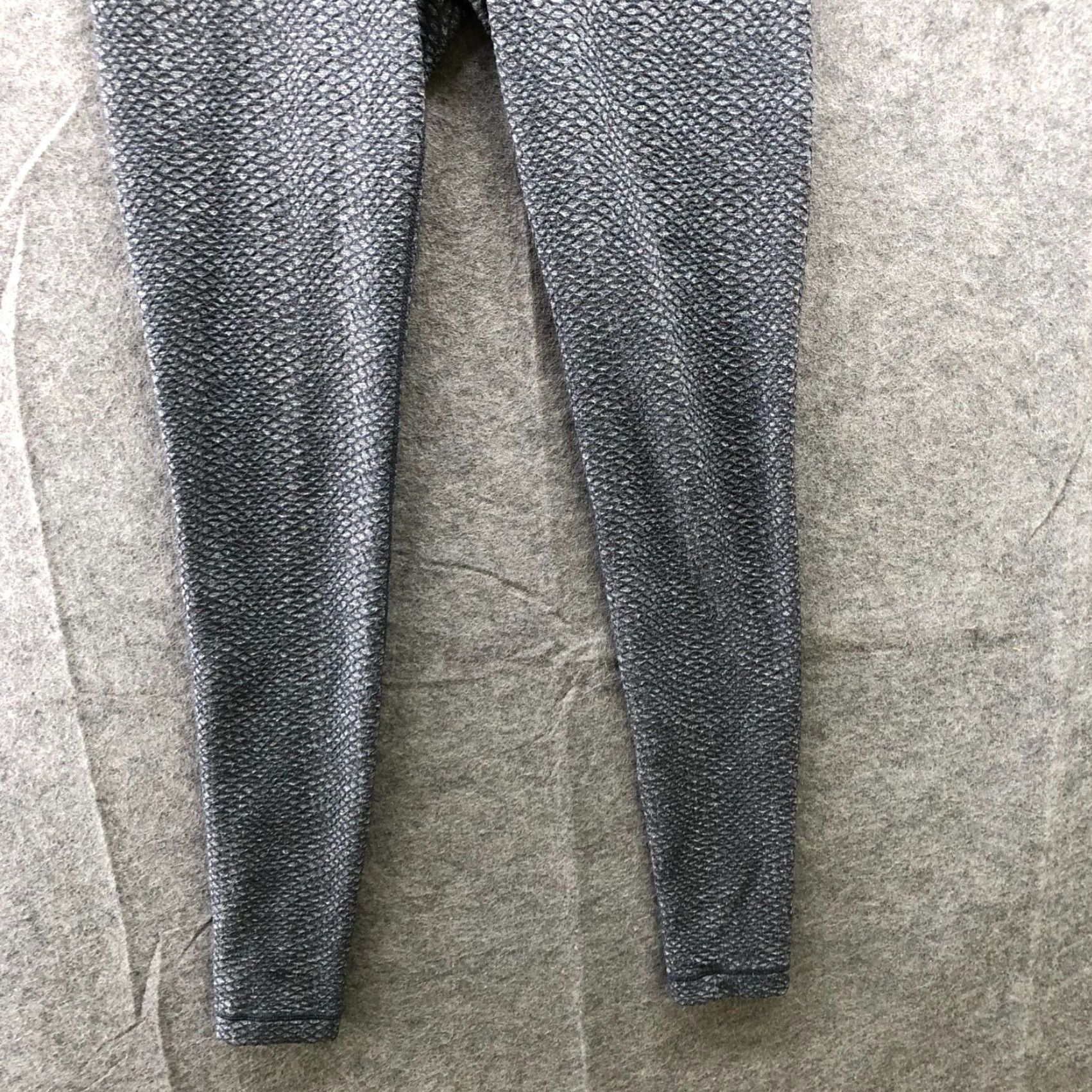Under Armour Under Armour Active Leggings Womens M Gray Textured Full Length Yoga Gym Size 32" / US 10 / IT 46 - 4 Thumbnail