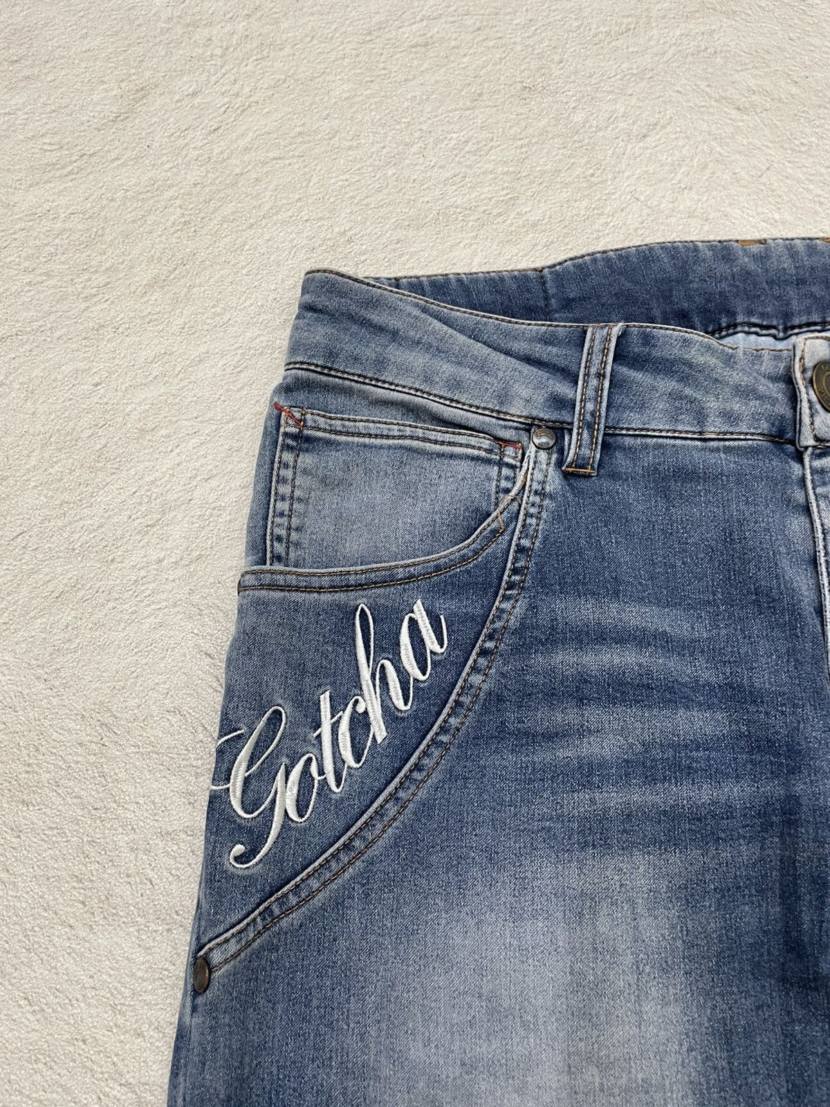 Japanese Brand 2000s Japanese Gotcha Wash Denim Embroidered Big Logo Y2K Size US 33 - 4 Thumbnail