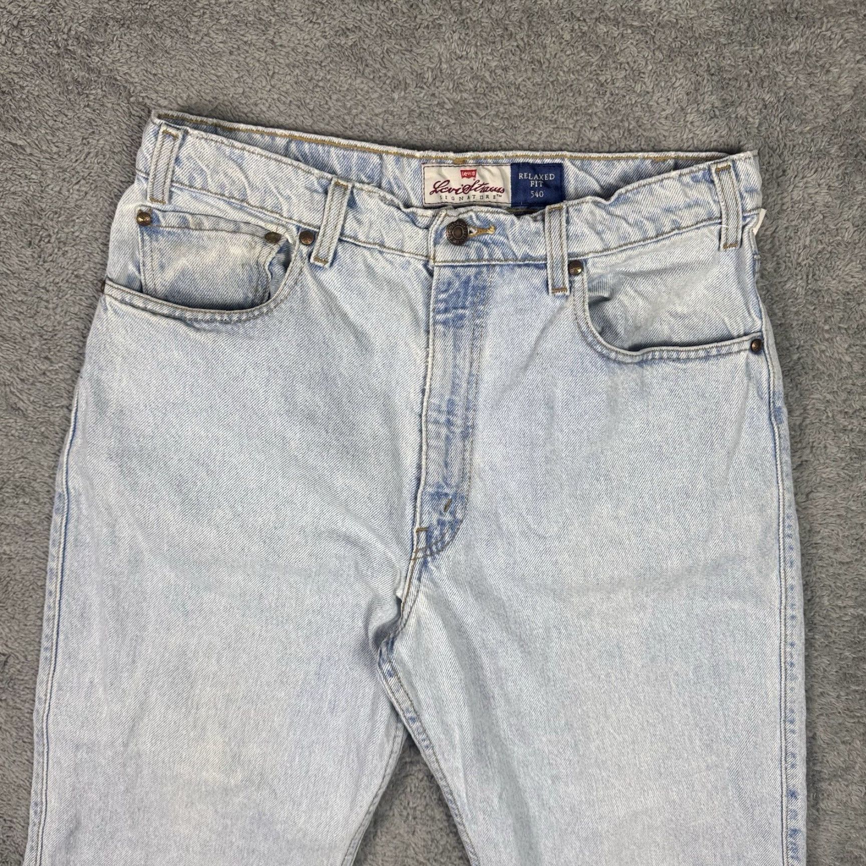 Levi's VINTAGE Levi's 540 Jeans Mens 34x29 Lightwash Denim 90s Relaxed Blue 5-Pocket Mens Regular Jeans US 90s Men Size US 34 / EU 50 - 2 Thumbnail