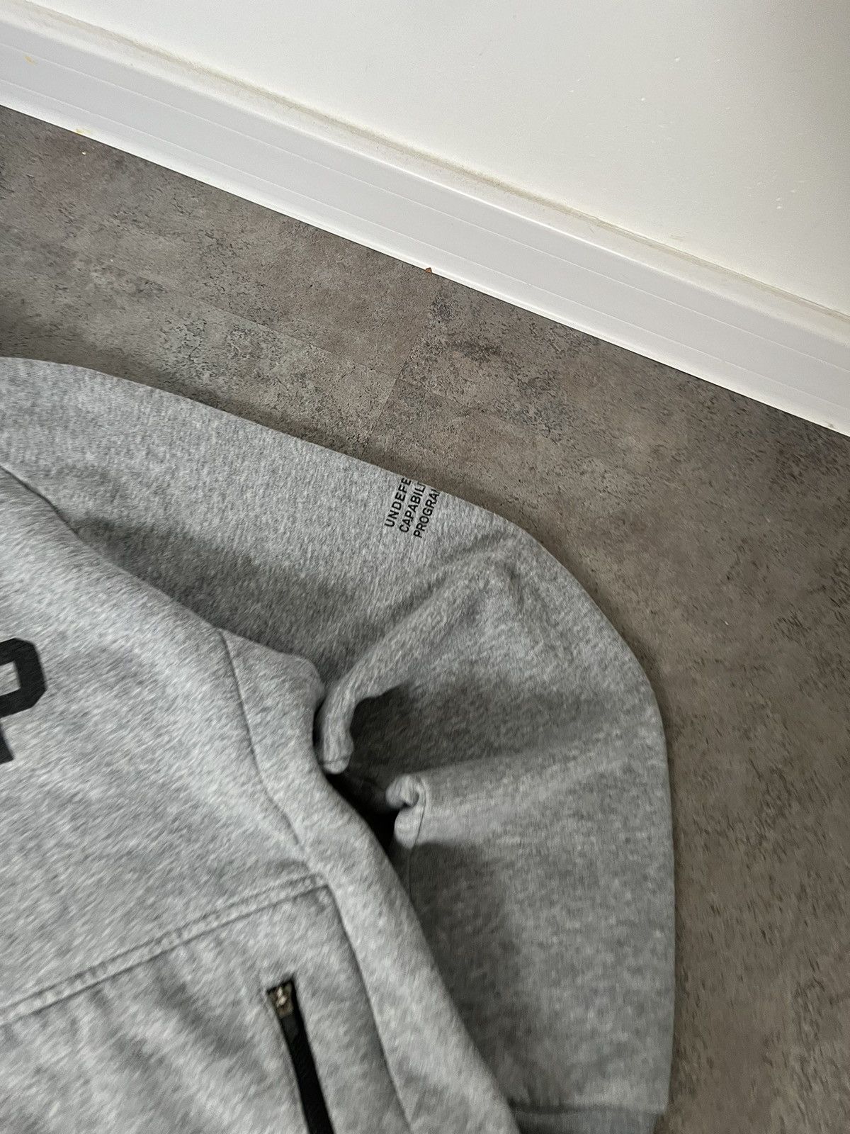 Undefeated × Vintage Undefeated x UACTP Grey Hoodie Size S Size US S / EU 44-46 / 1 - 5 Thumbnail