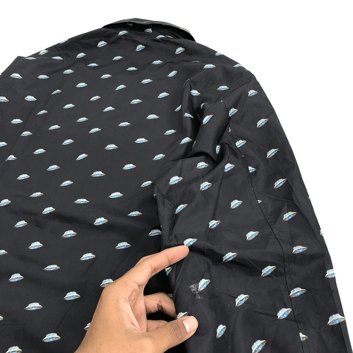 Undercover 2000s John Undercover Ufo Print Monogram Coach Jacket Size US M / EU 48-50 / 2 - 15 Thumbnail