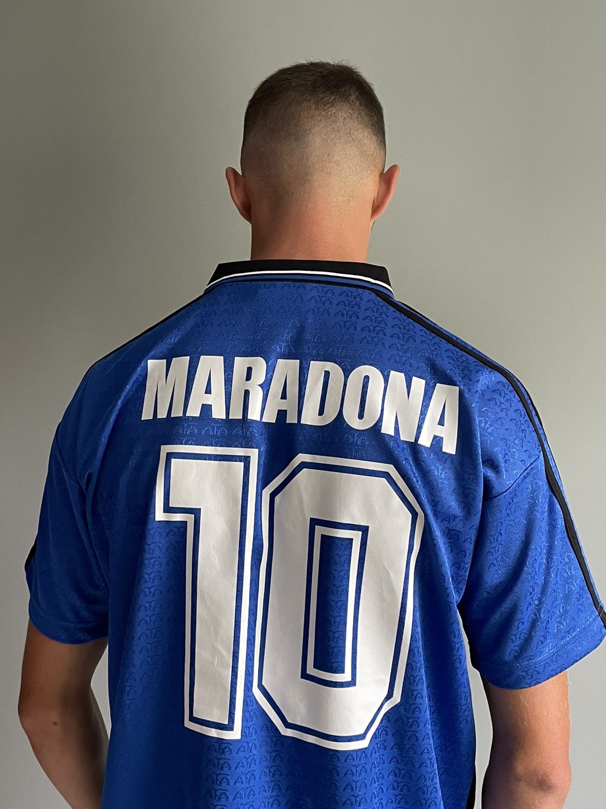 Vintage Vintage Adidas Maradona 10 Argentina 1994 Retro Jersey Size US L / EU 52-54 / 3 - 13 Thumbnail