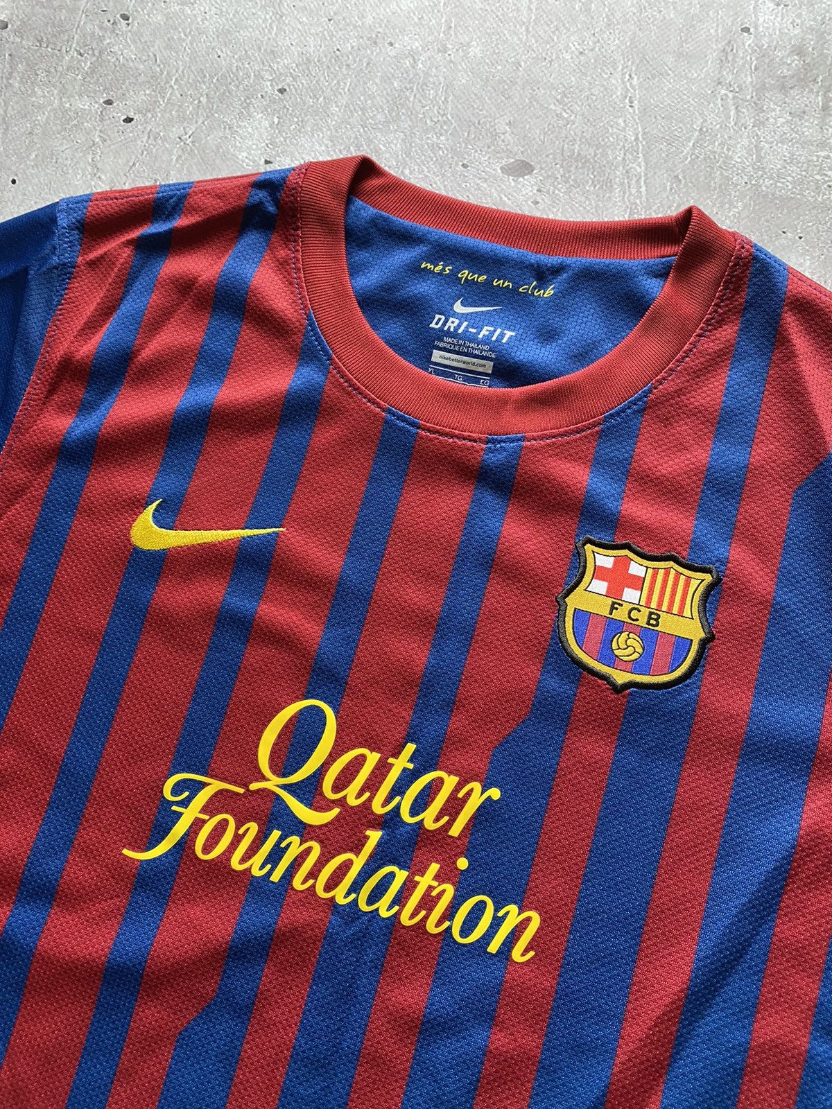 Nike × Vintage 👑Vintage 2011-12 Barcelona Home Shirt Nike Soccer Football Size US S / EU 44-46 / 1 - 3 Thumbnail
